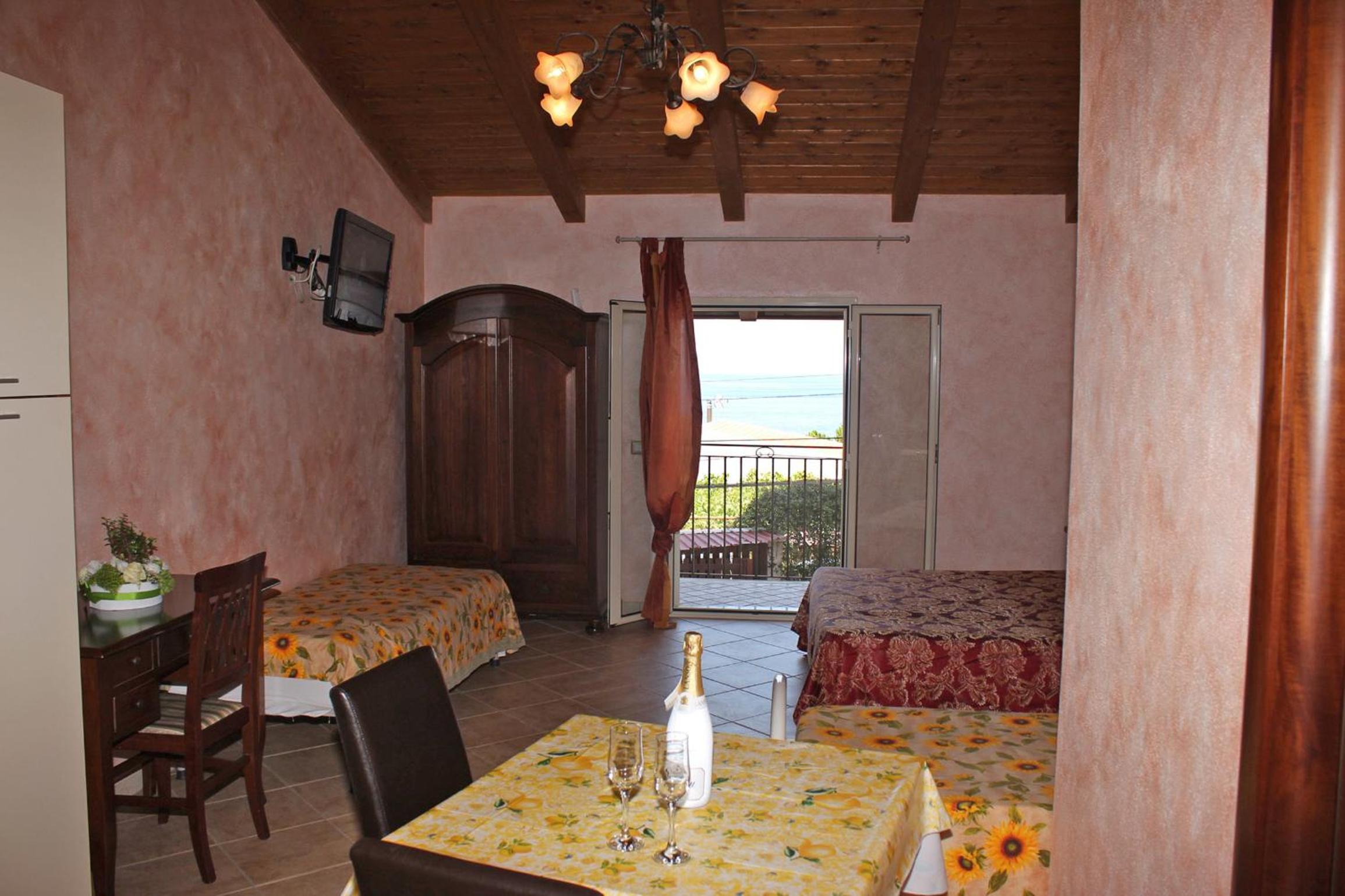 Studio with Sea View photo 2