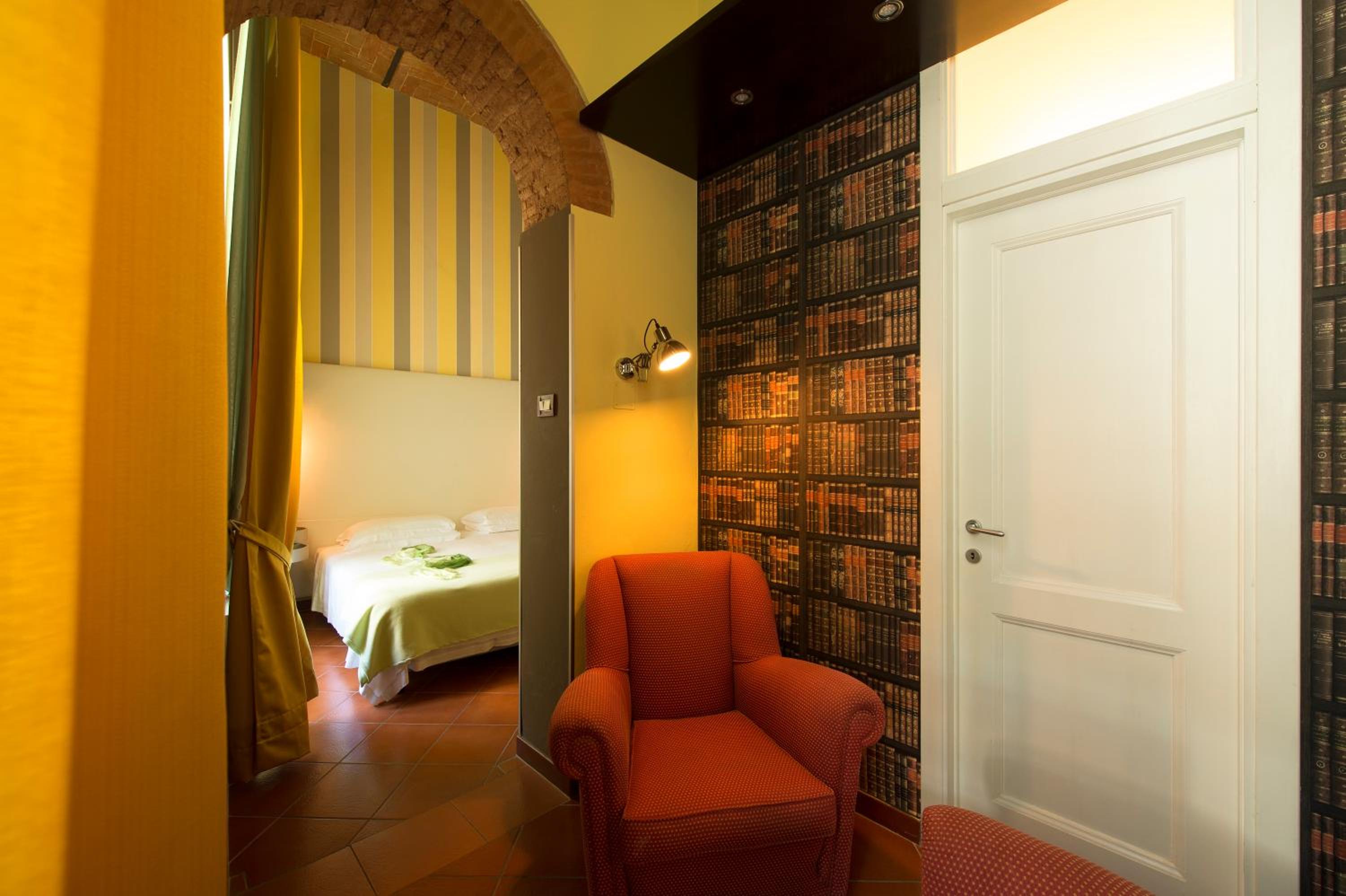 Standard Queen Room