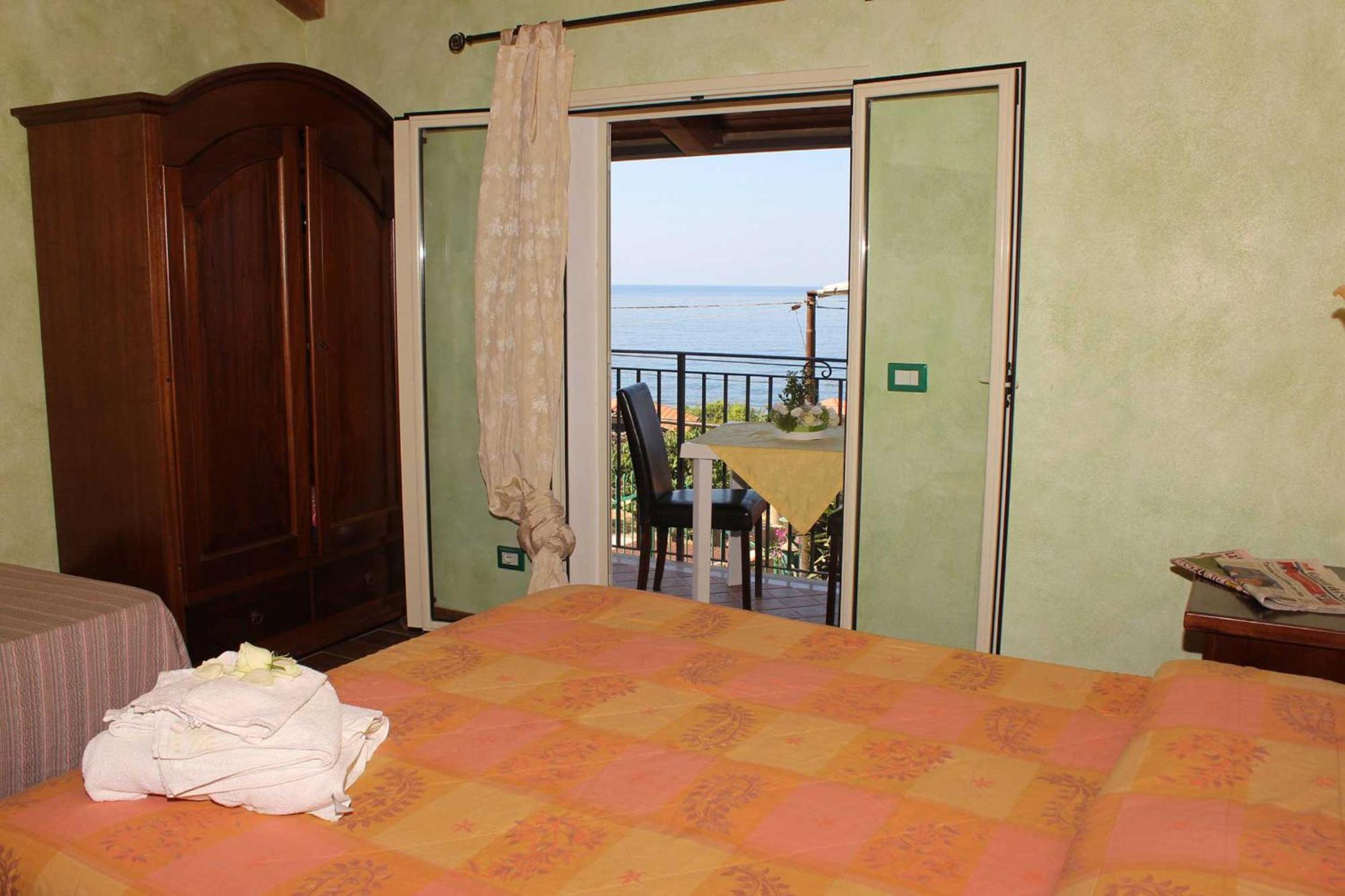 Studio with Sea View photo 1