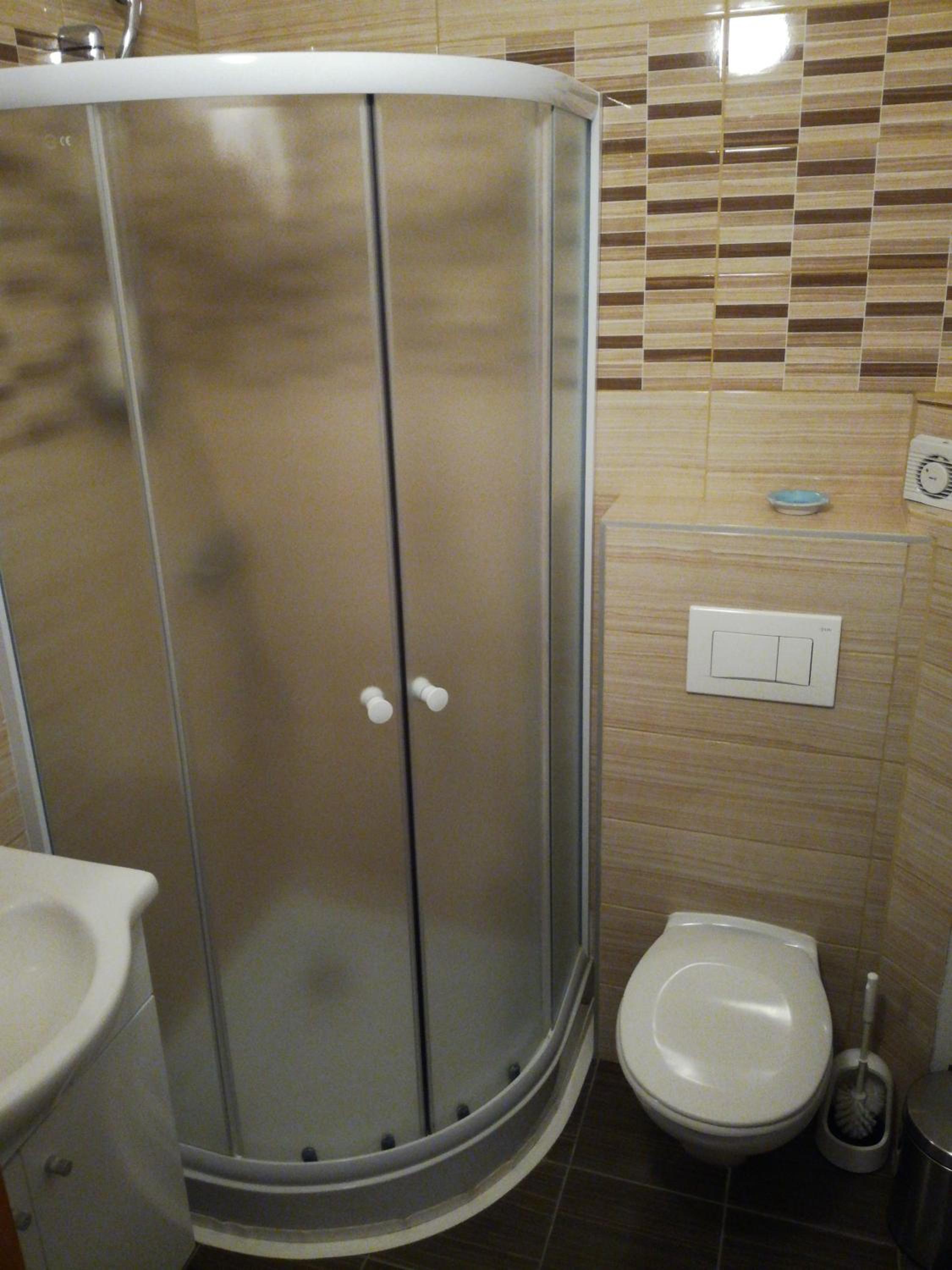 Deluxe Double Room - Photo 11