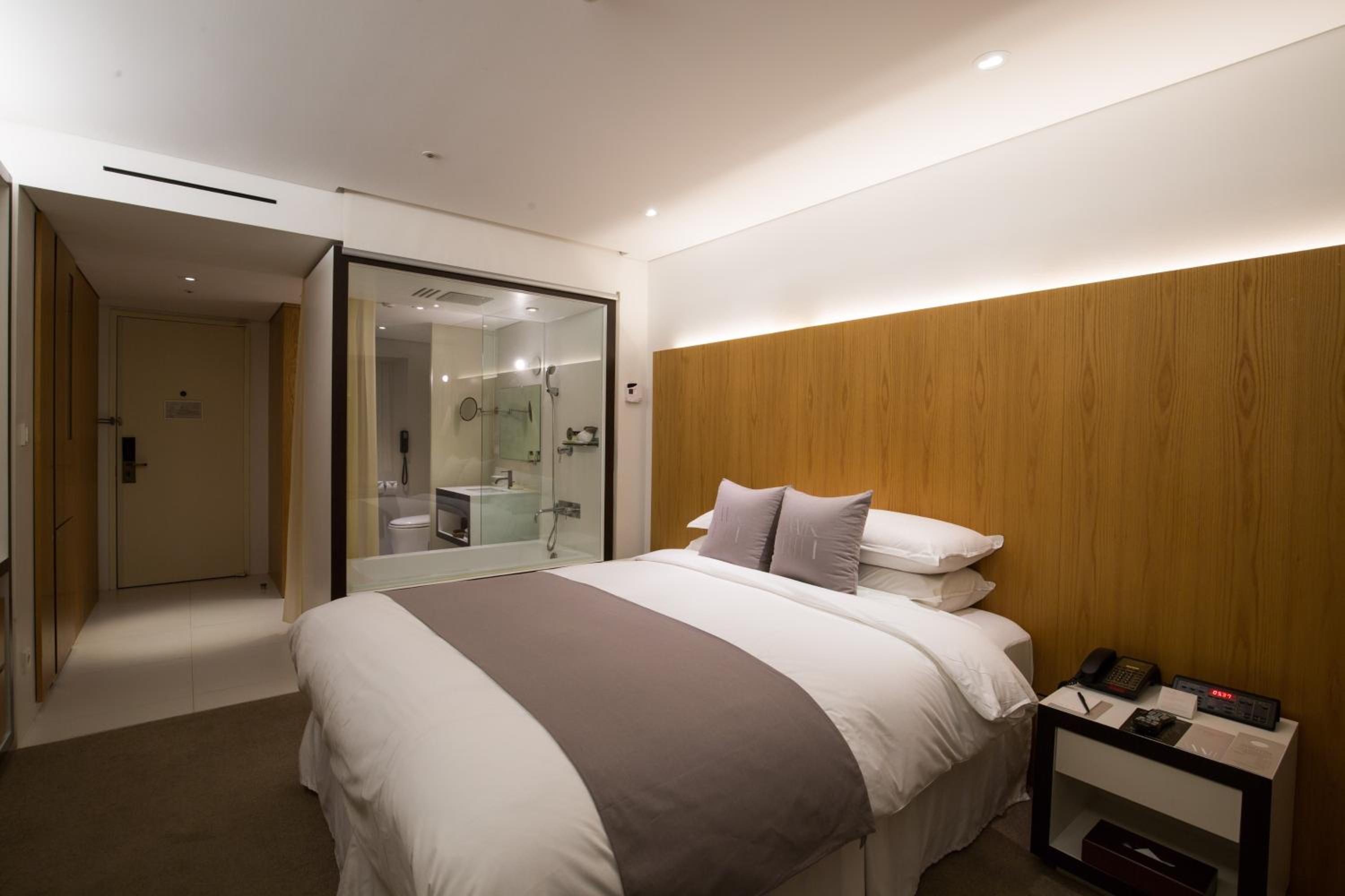 Club Deluxe Room with Mountain View - Lounge Benefit