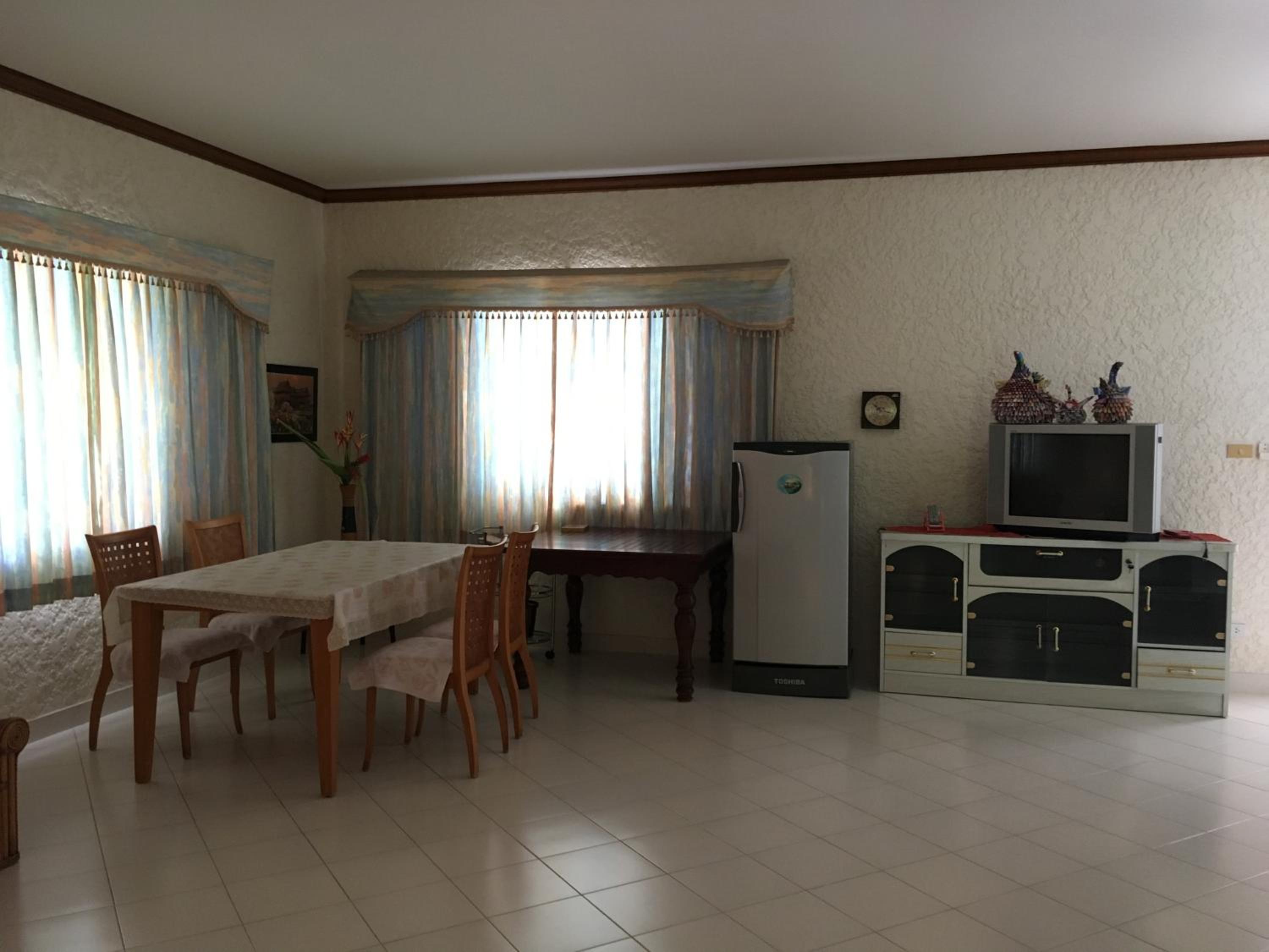 Budget Double Room - Photo 14