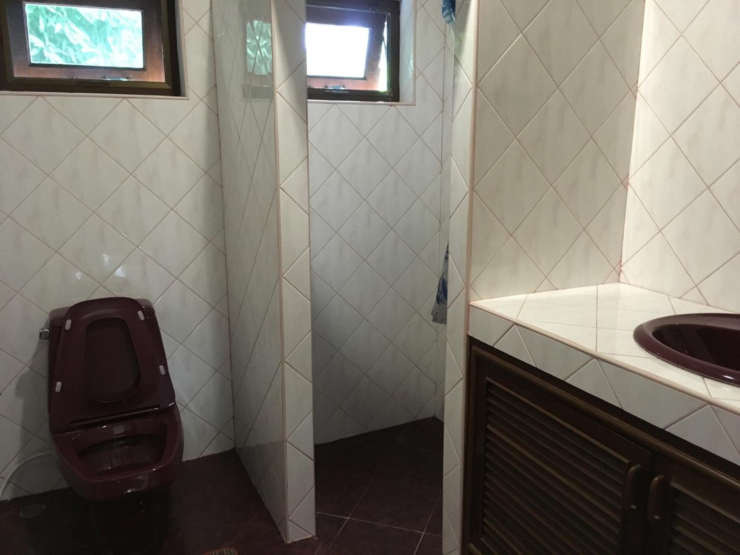 Budget Double Room - Photo 12