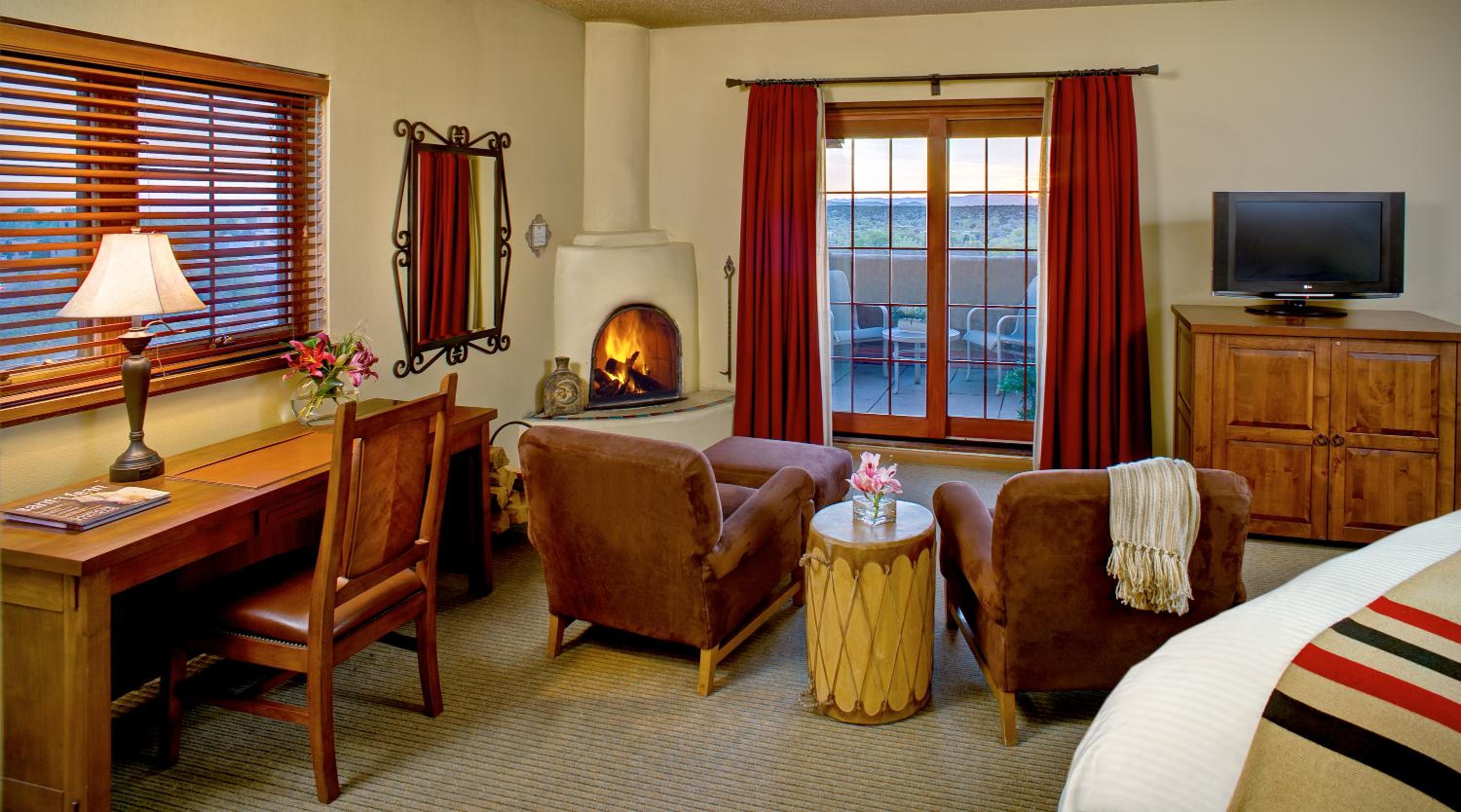 Deluxe Double Room with Fireplace - Photo 2