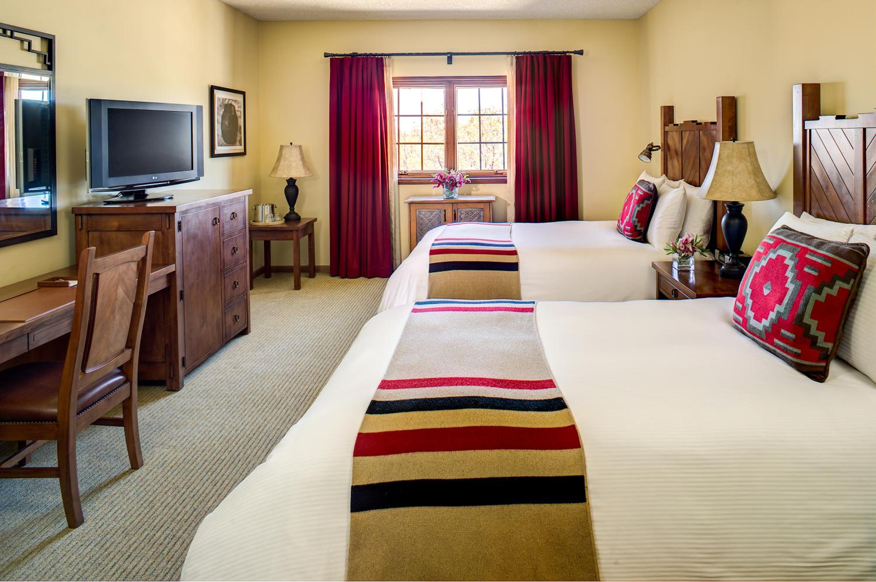 Deluxe King Room - Photo 6