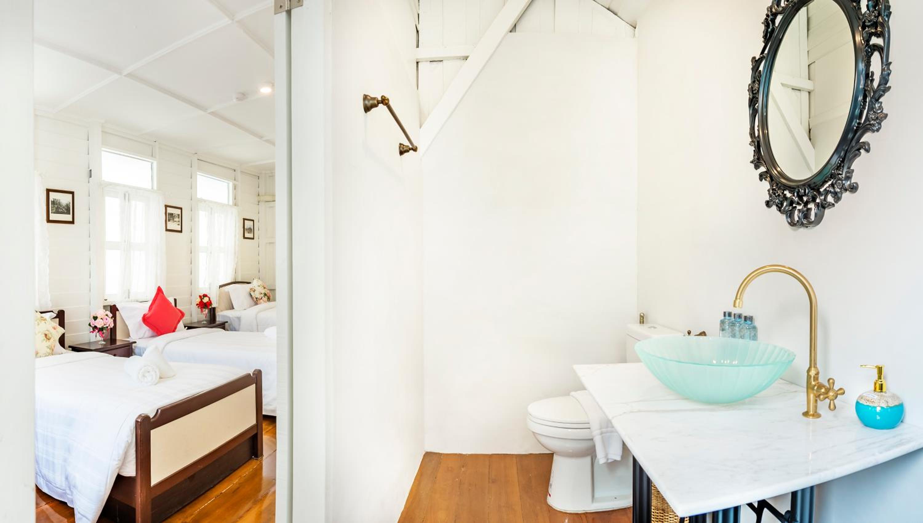 Triple Room with Private Bathroom photo 2