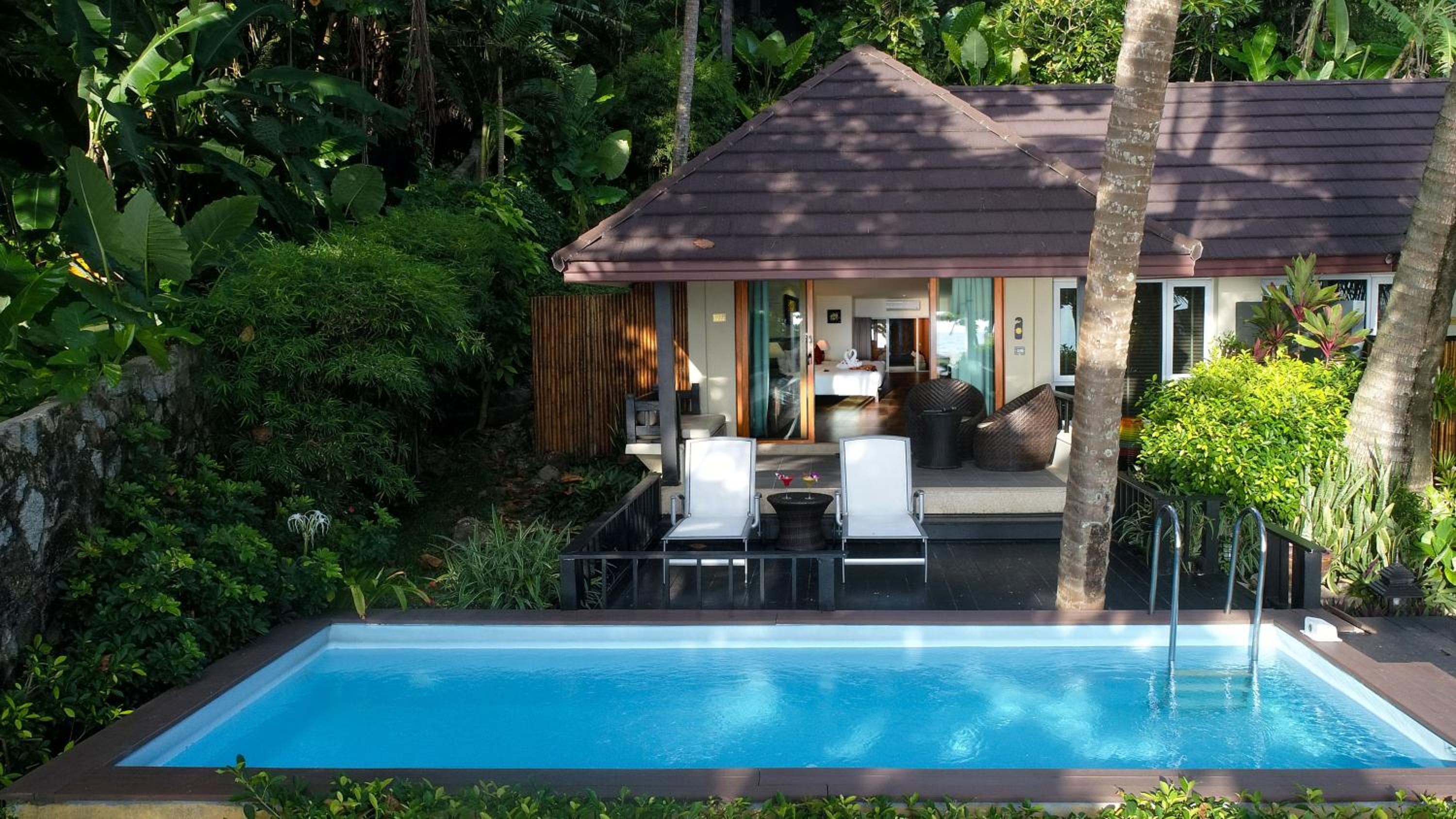 Villa with Private Pool - Beach Front - Photo 7