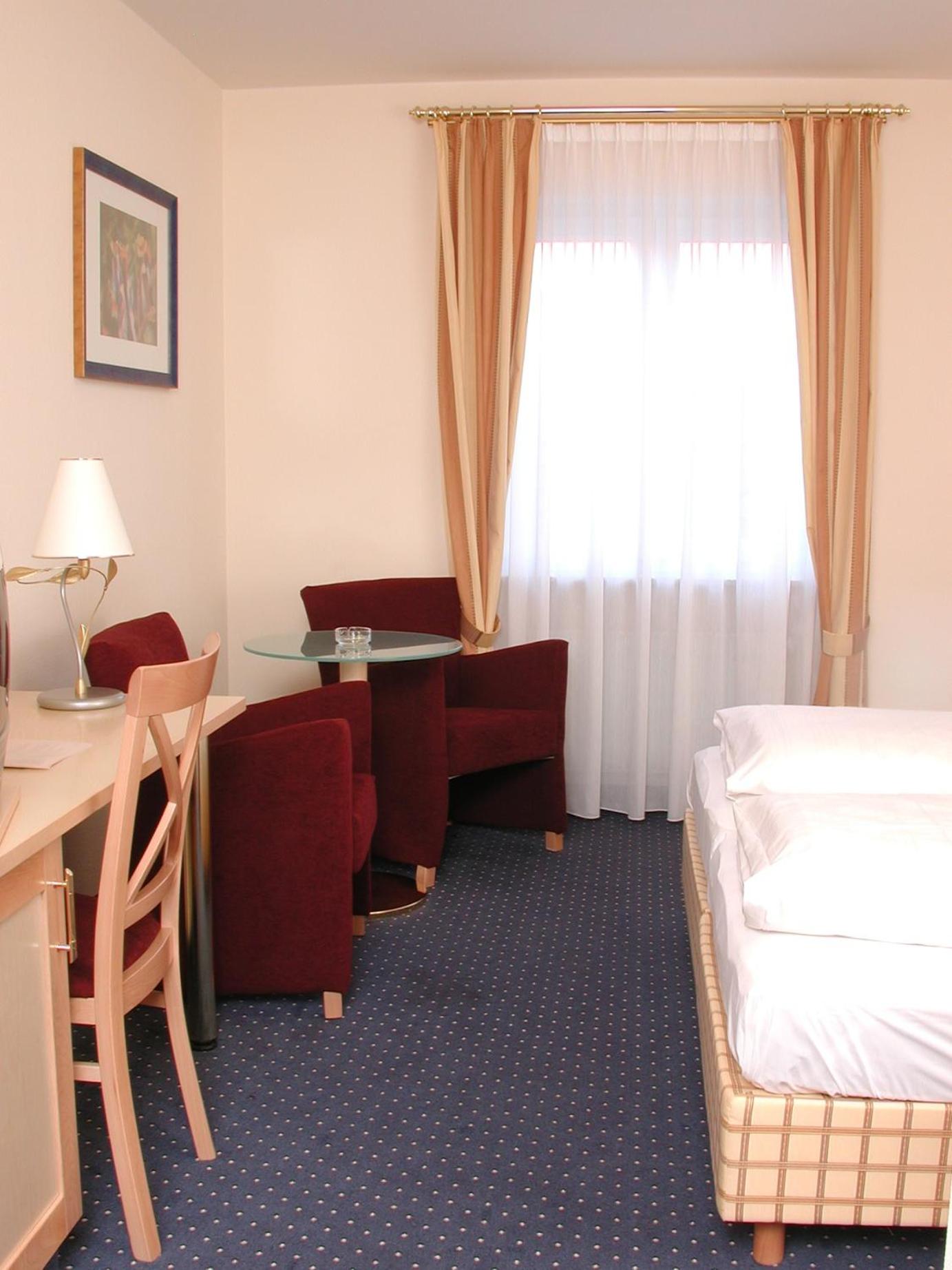 Single Room photo 2