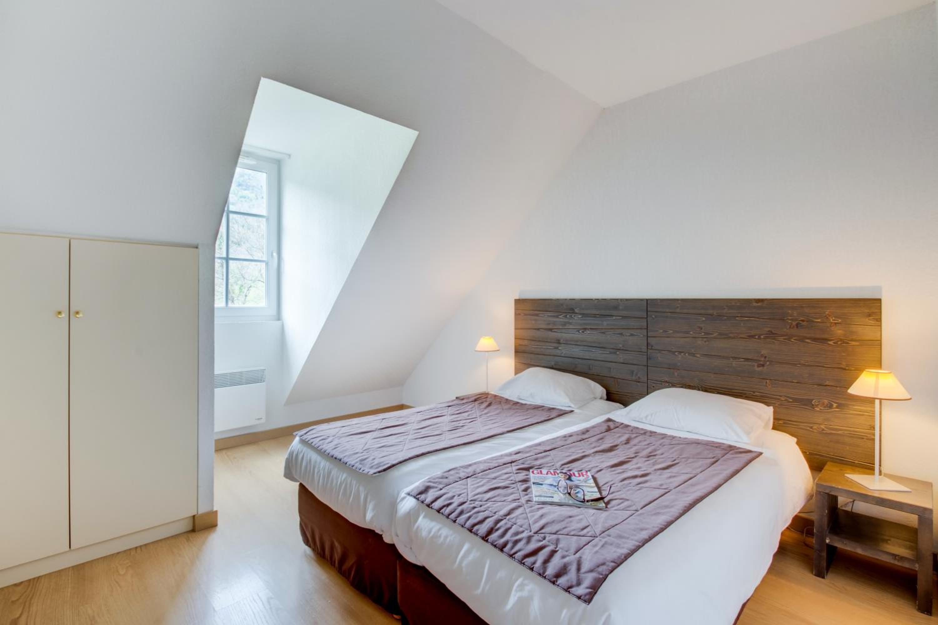 One-Bedroom Apartment - Photo 1