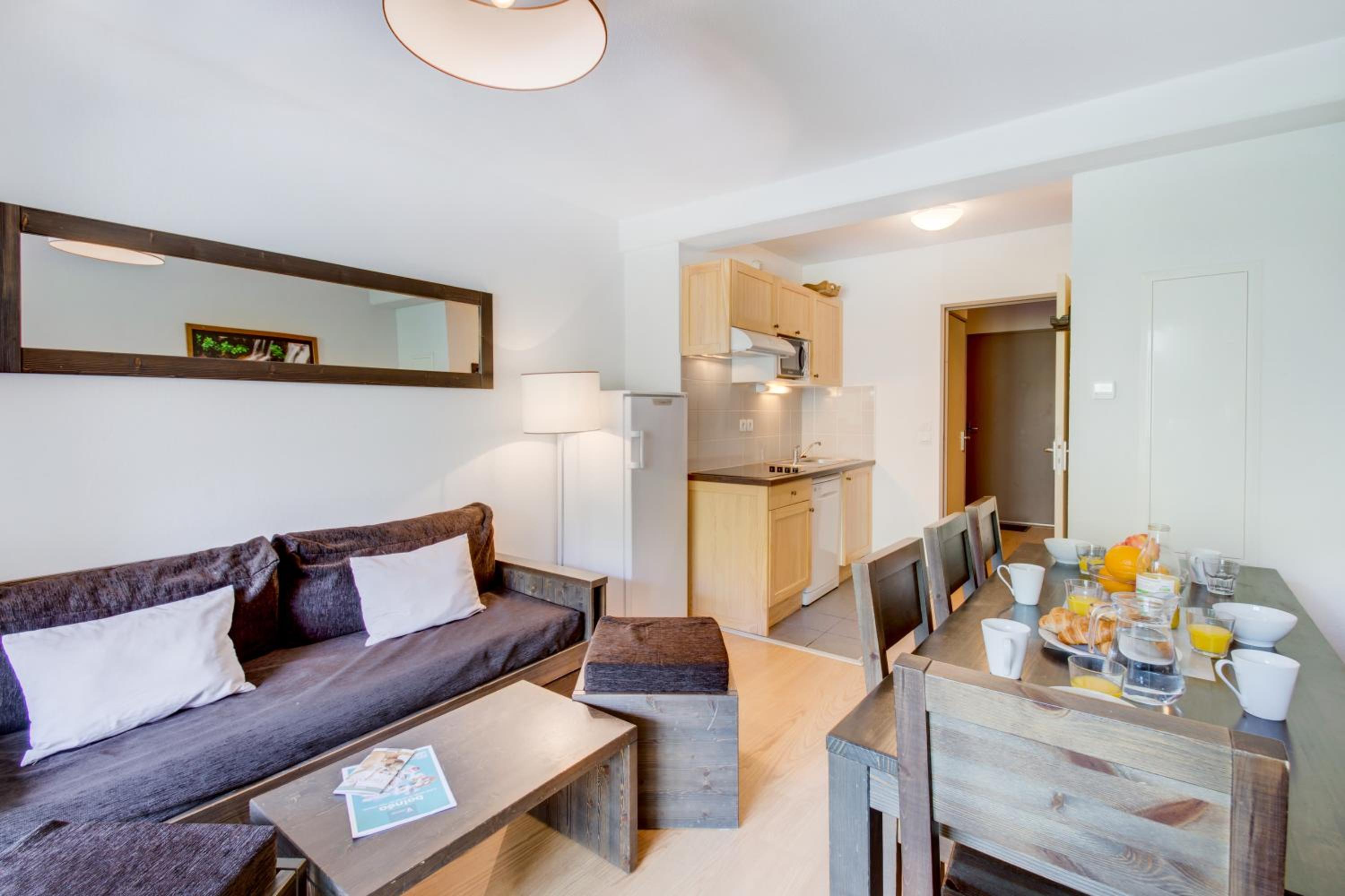 2 Bedroom Apartment with sleeping area for 7 people - Photo 4