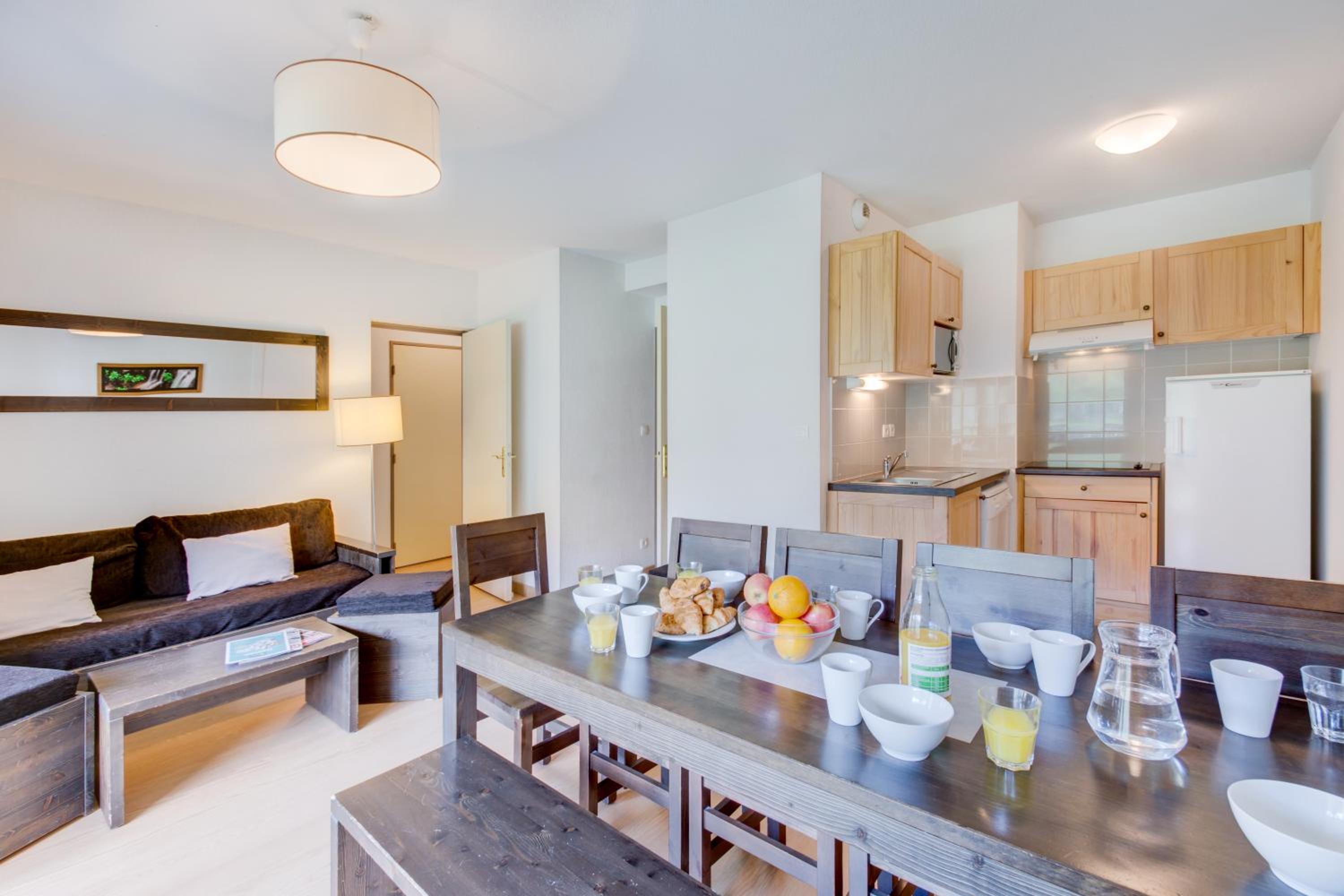 3 Bedroom Apartment with sleeping area for 10 people