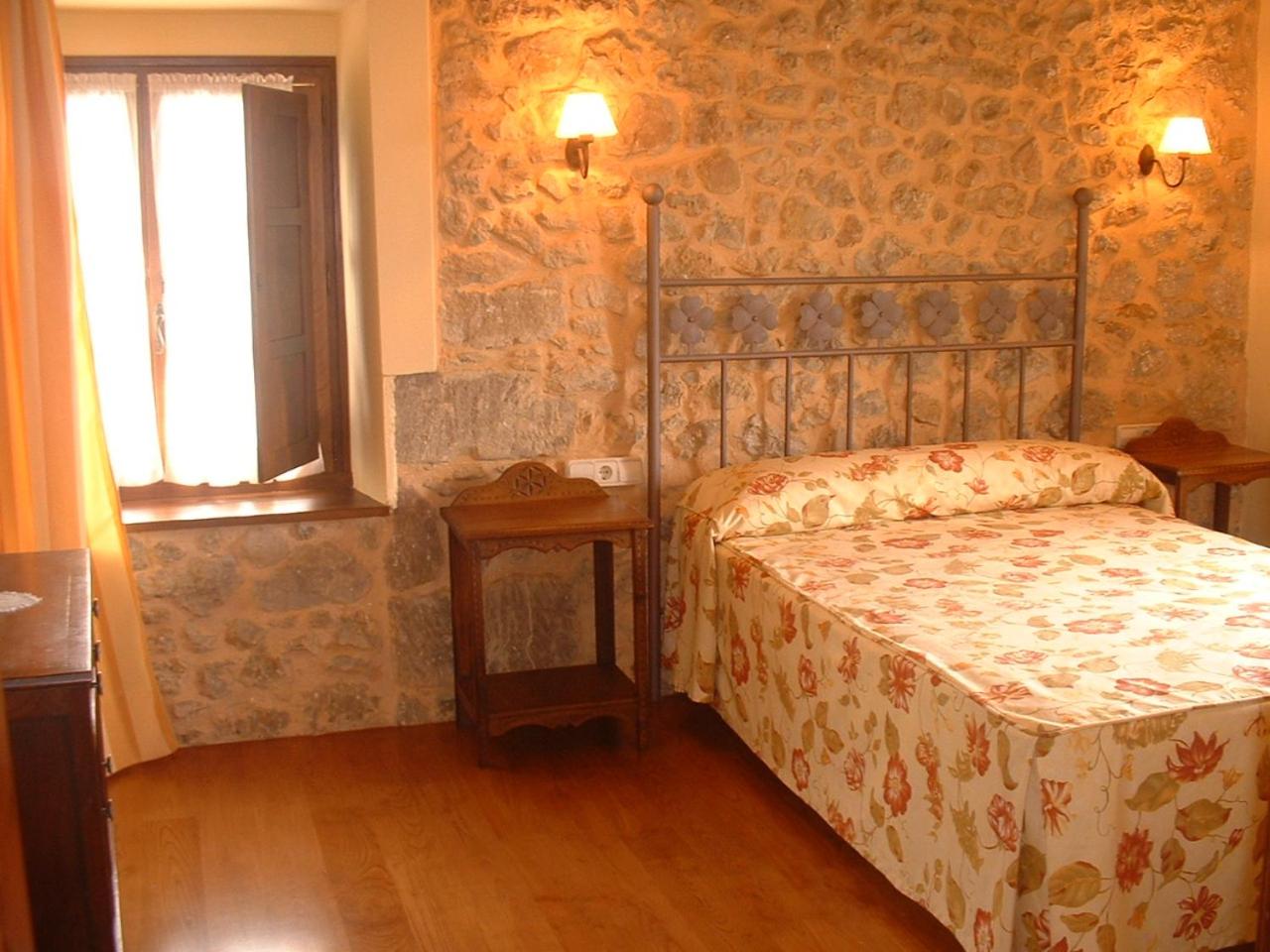 Double Room - Photo 7