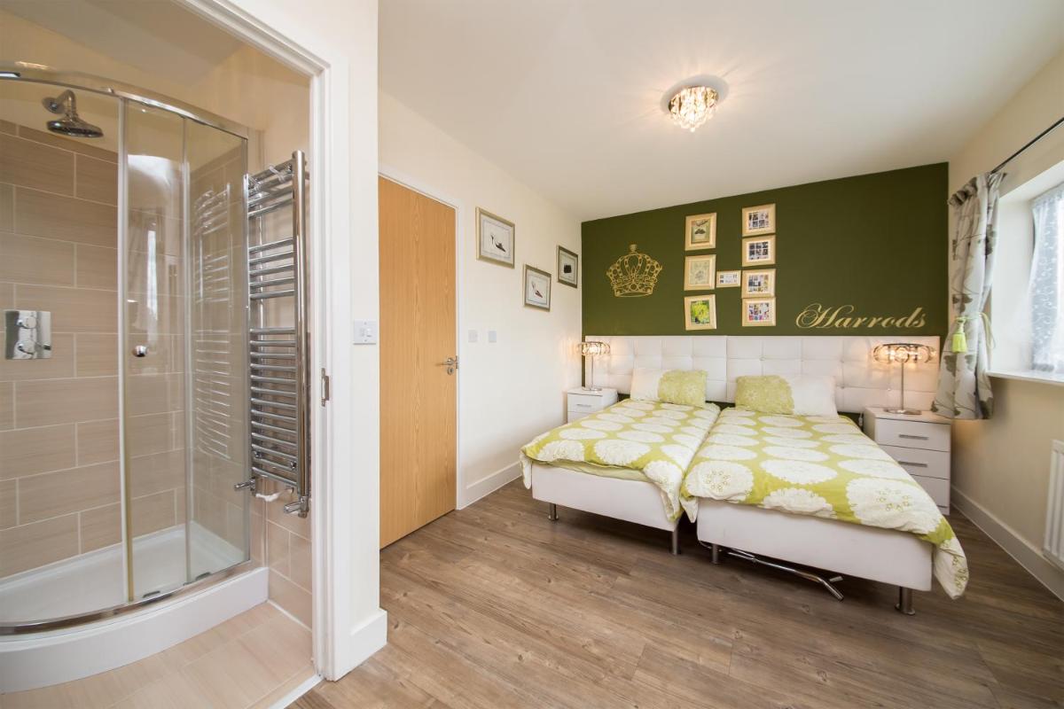 Triple Room with Private Bathroom photo 2