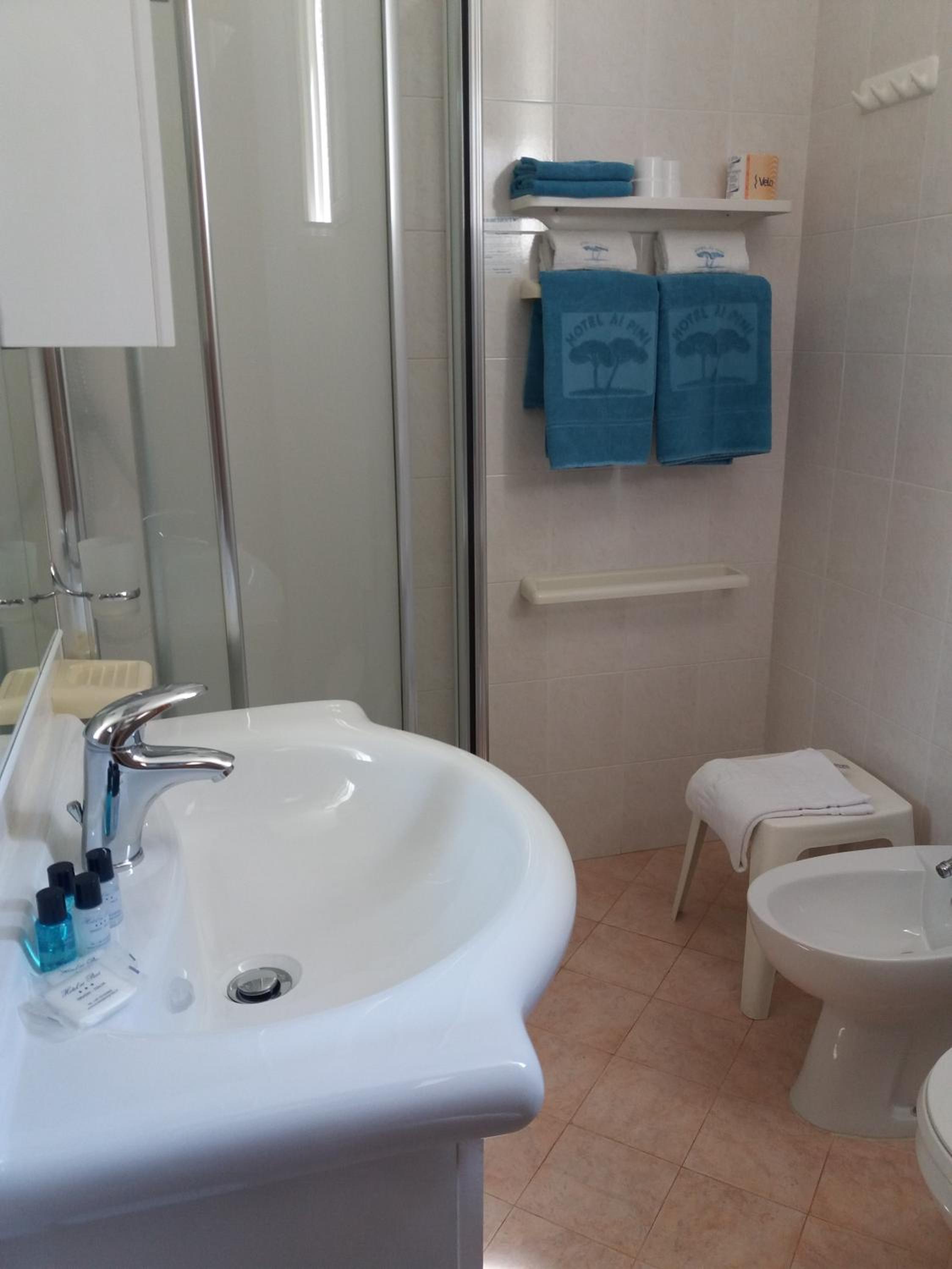 Twin Room - Photo 2