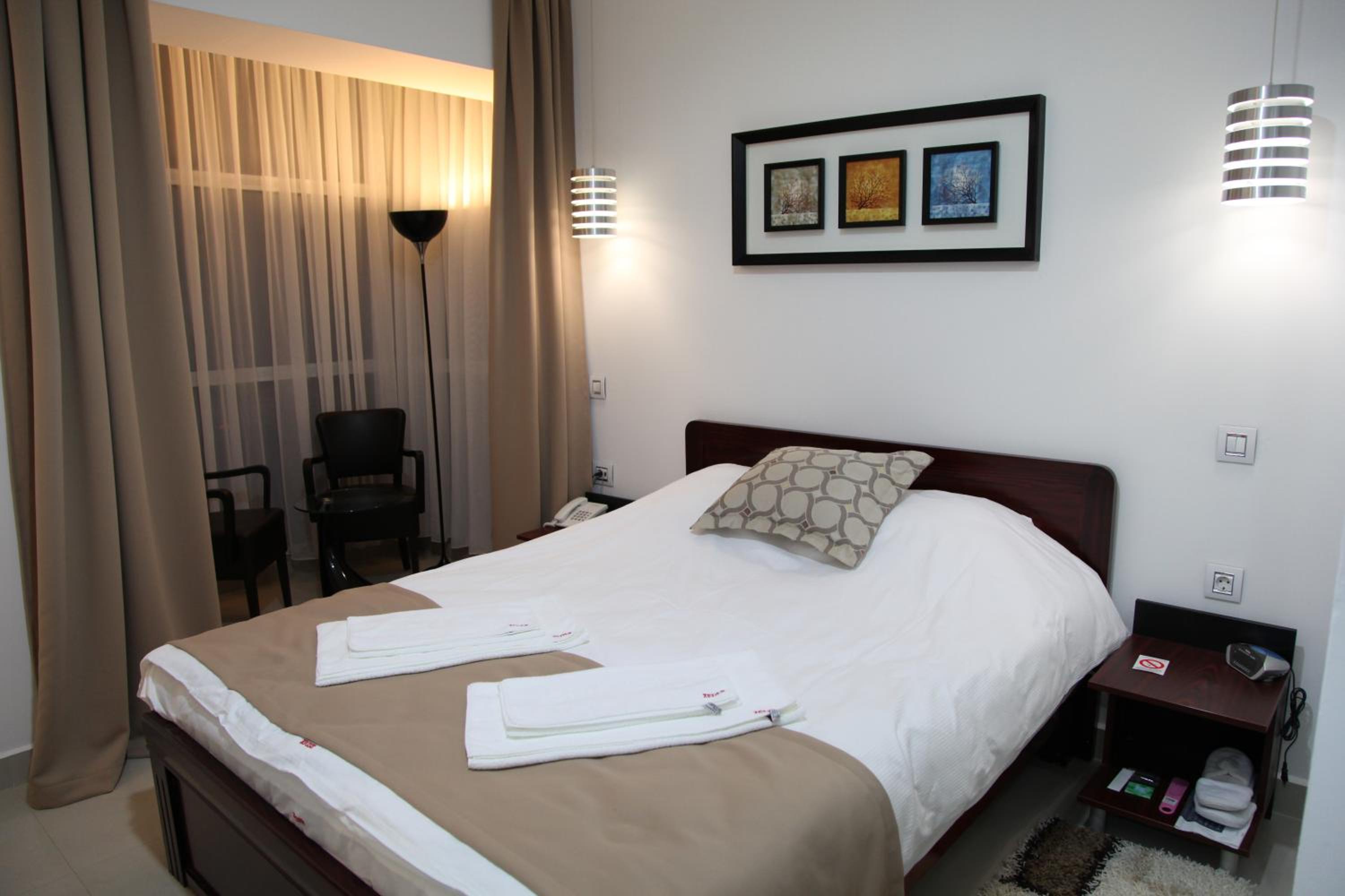 Double Room - Photo 4