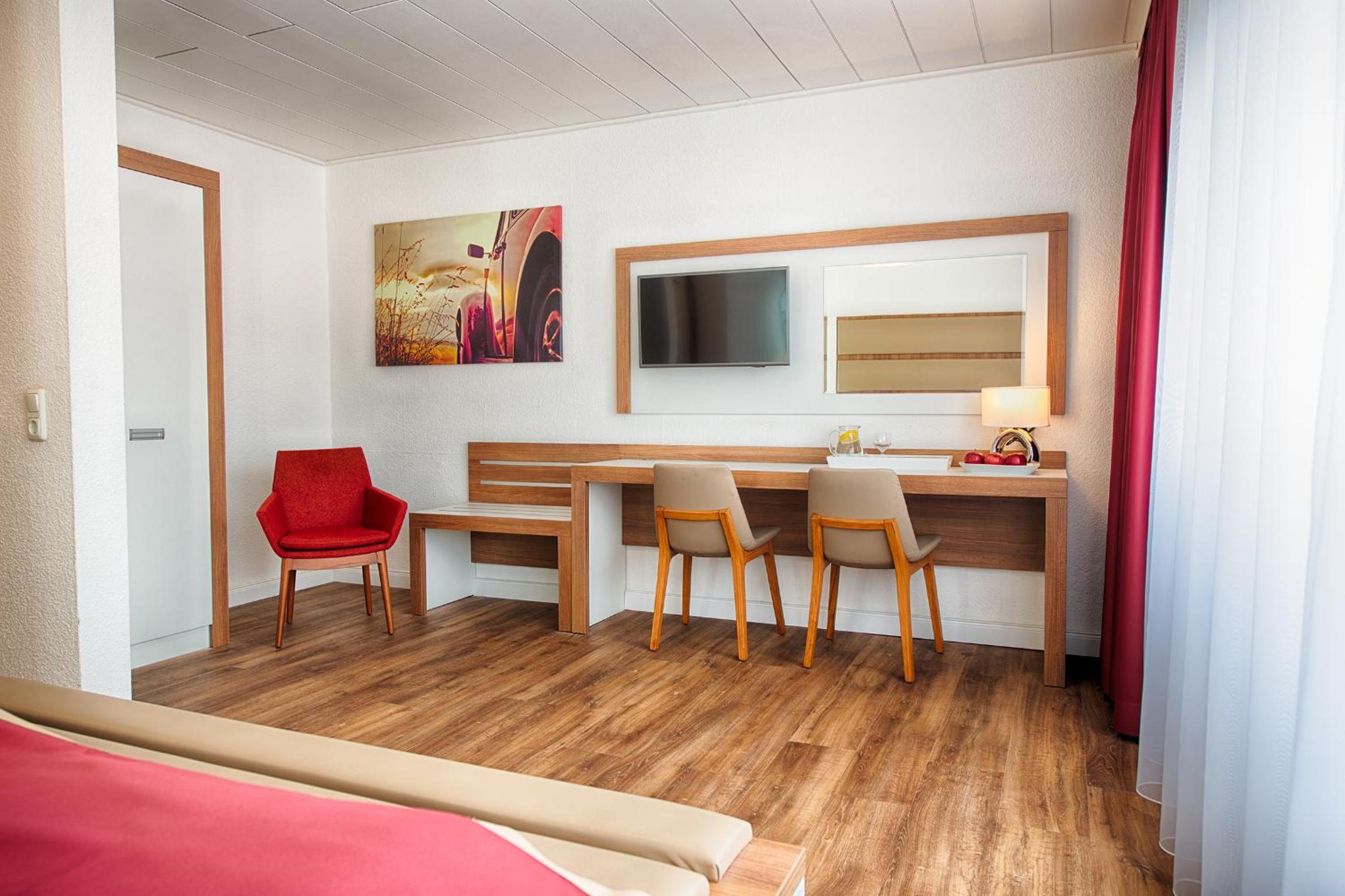 Standard Double Room - Photo 8