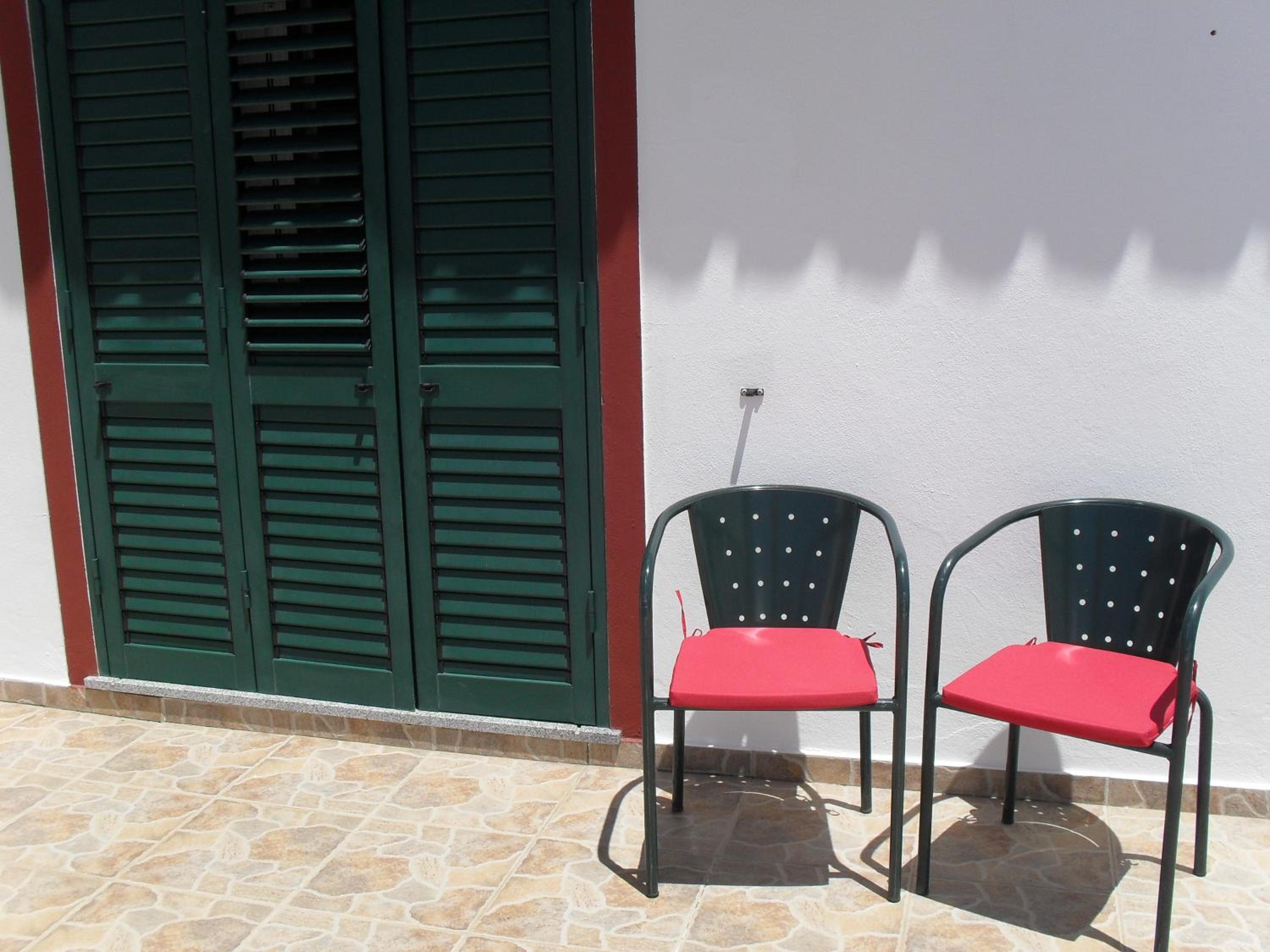 Double Room with Balcony - Photo 6
