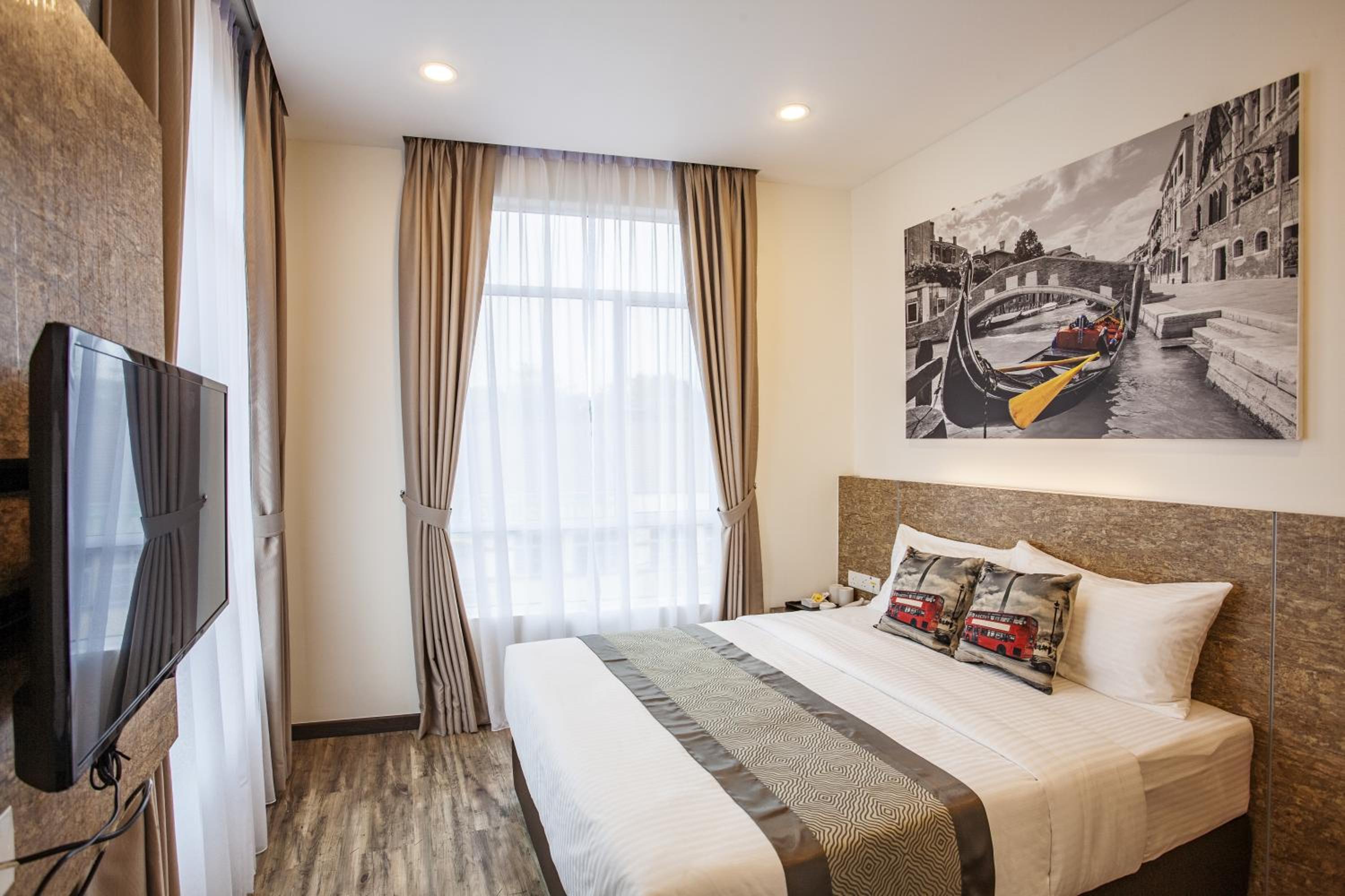 Standard Queen Room photo 1
