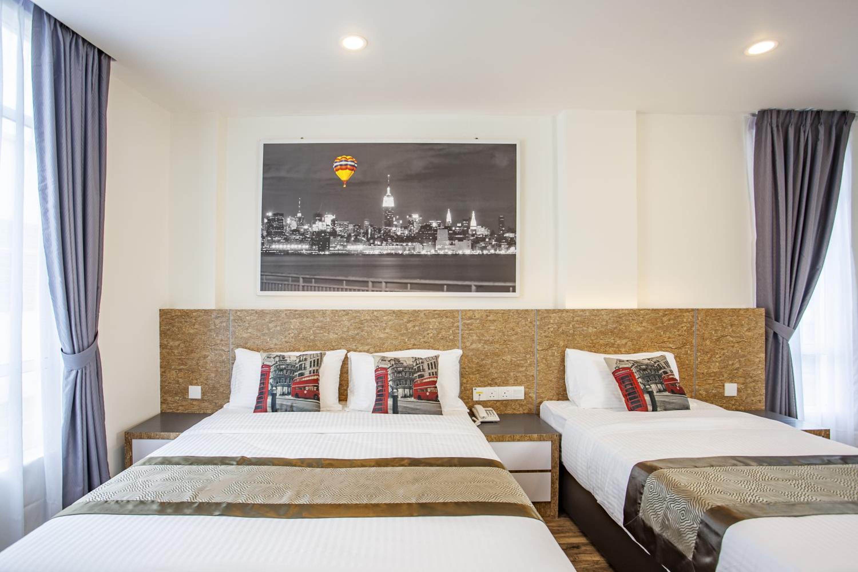 Deluxe Triple Room photo 2