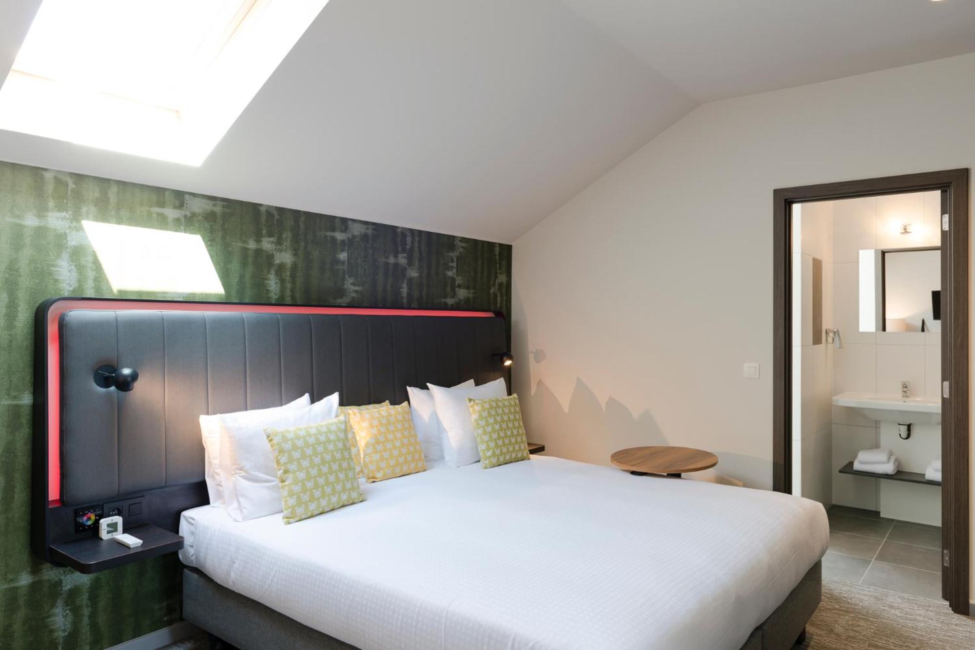 Executive King Room - Non-Smoking - Photo 5