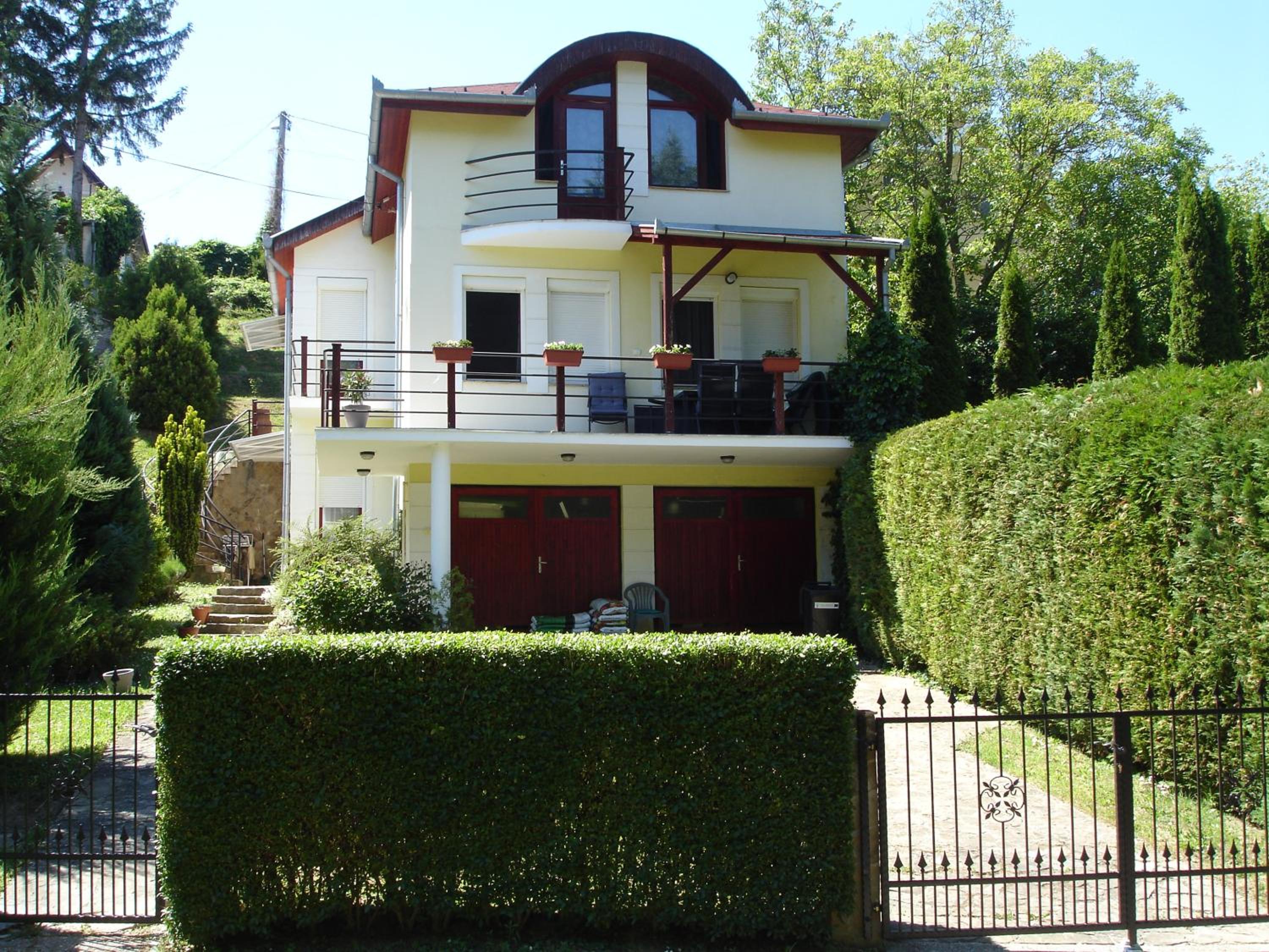 Apartment - Split Level photo 3