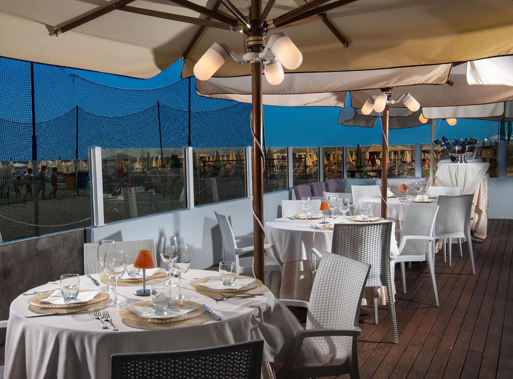 Double or Twin Room with Sea View - Photo 5