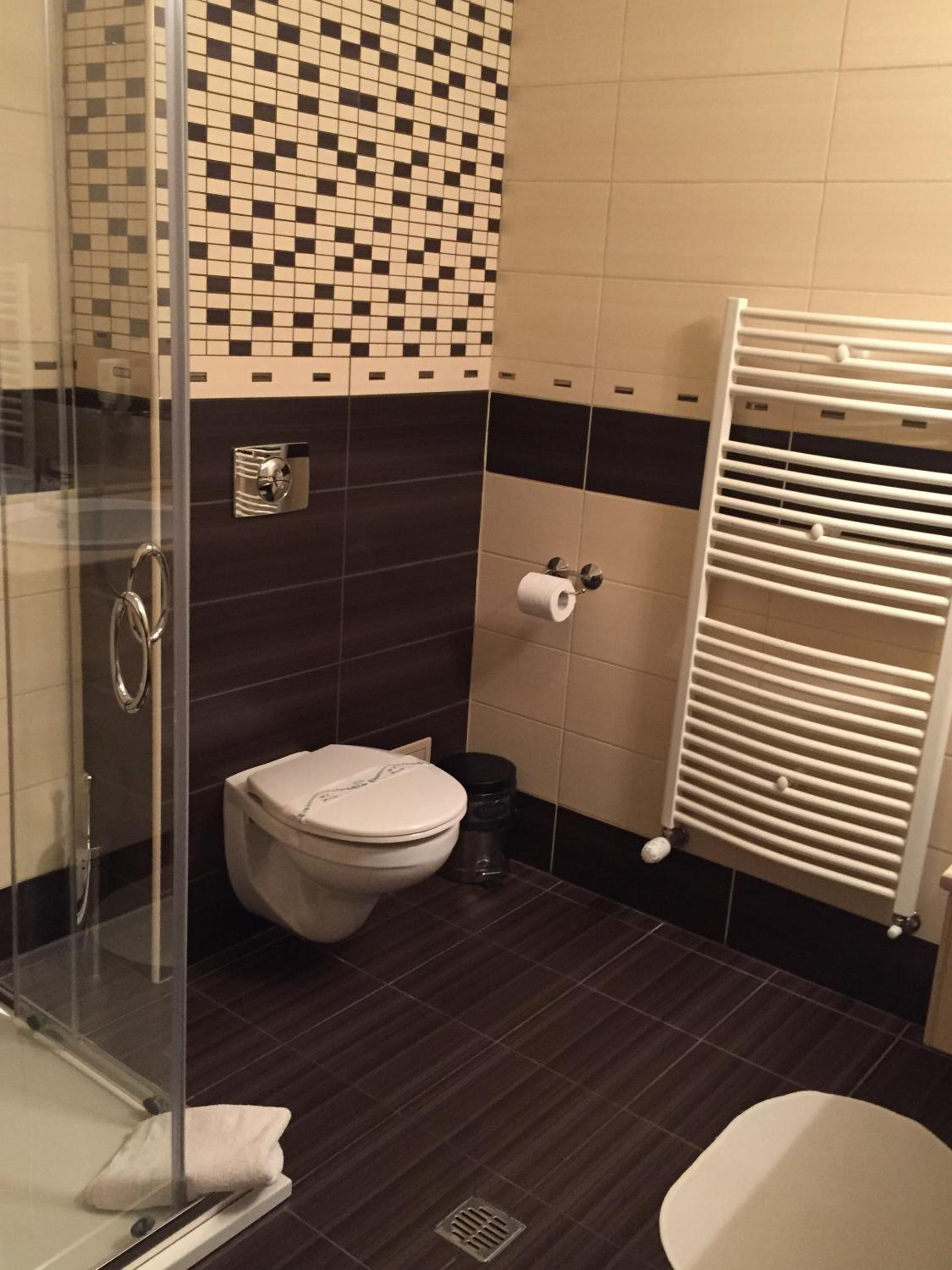 Double Room - Photo 9
