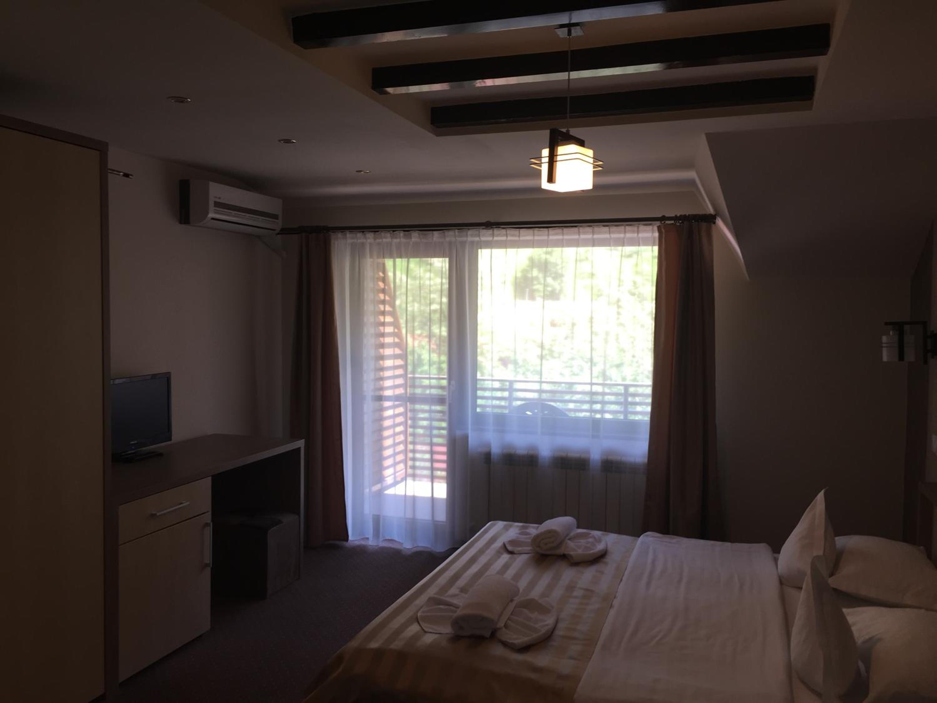 Suite with Spa Bath - Photo 6