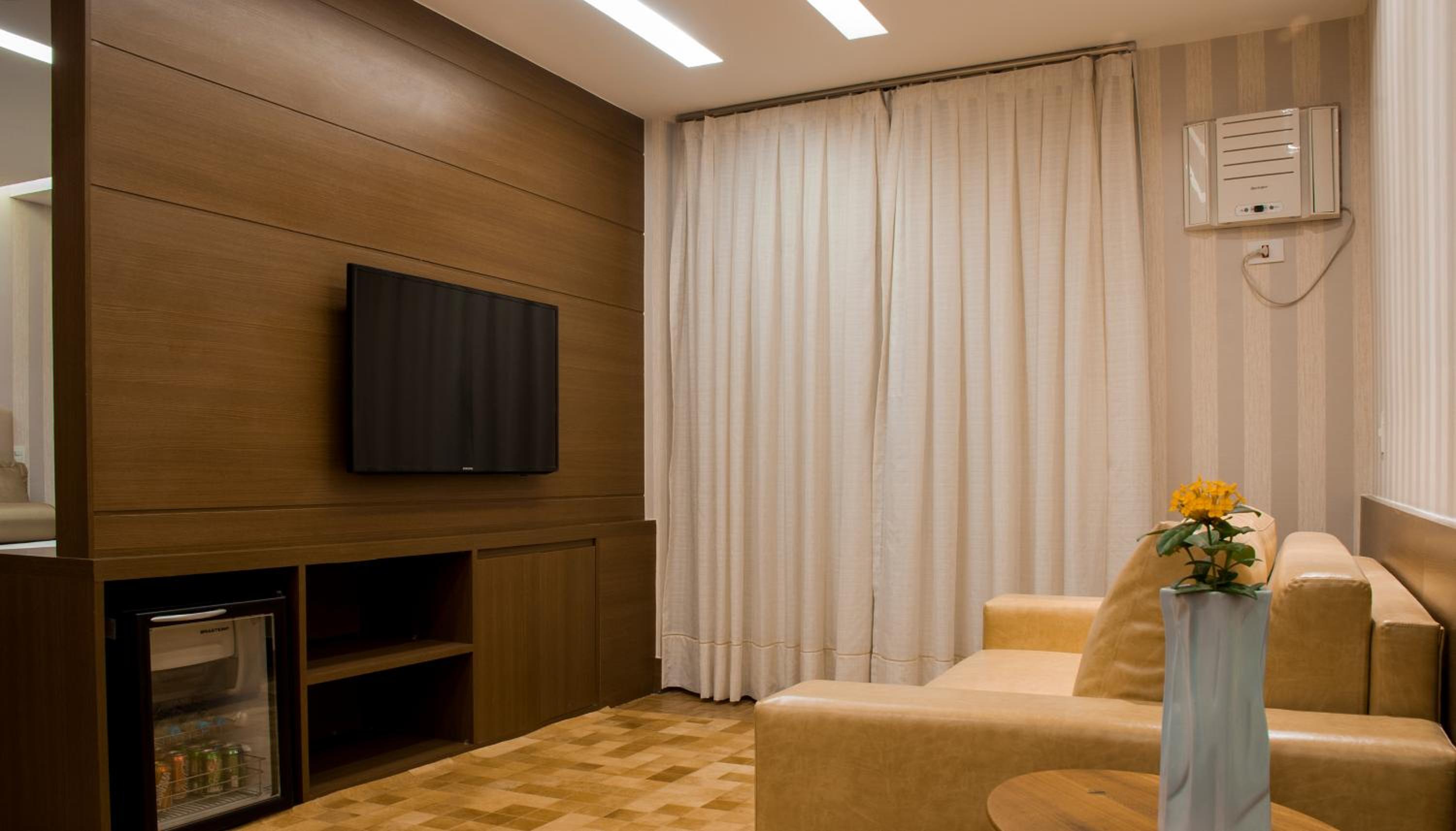 Deluxe Suite with Spa Bath photo 2
