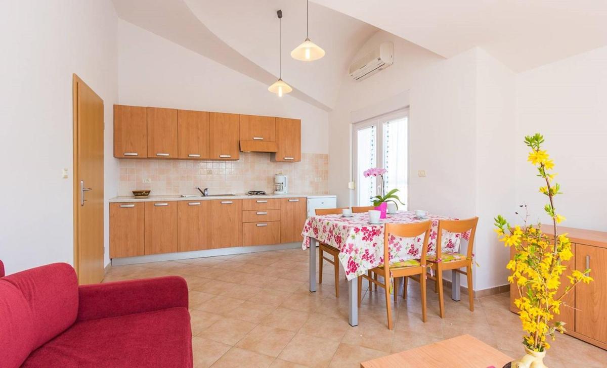 Apartment with Sea View photo 2