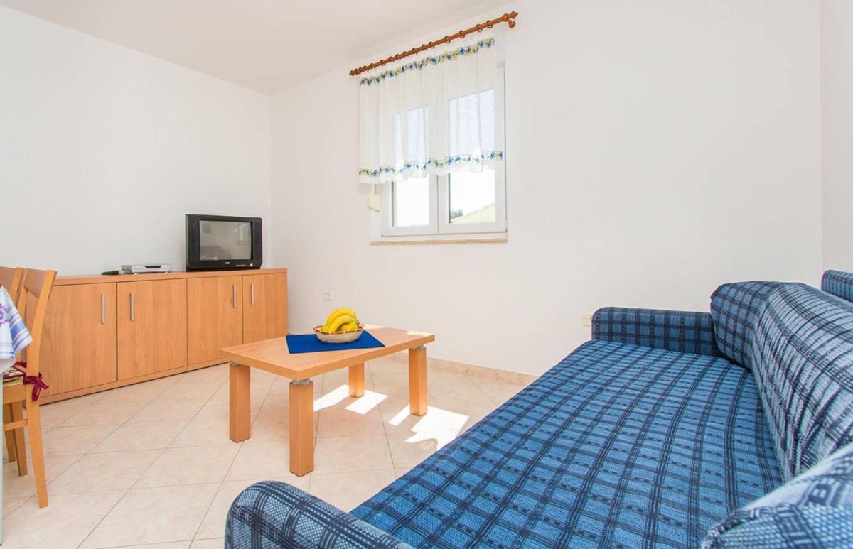 Apartment with Balcony photo 1