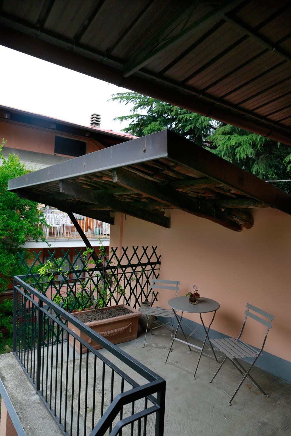 Apartment with Terrace - Photo 10