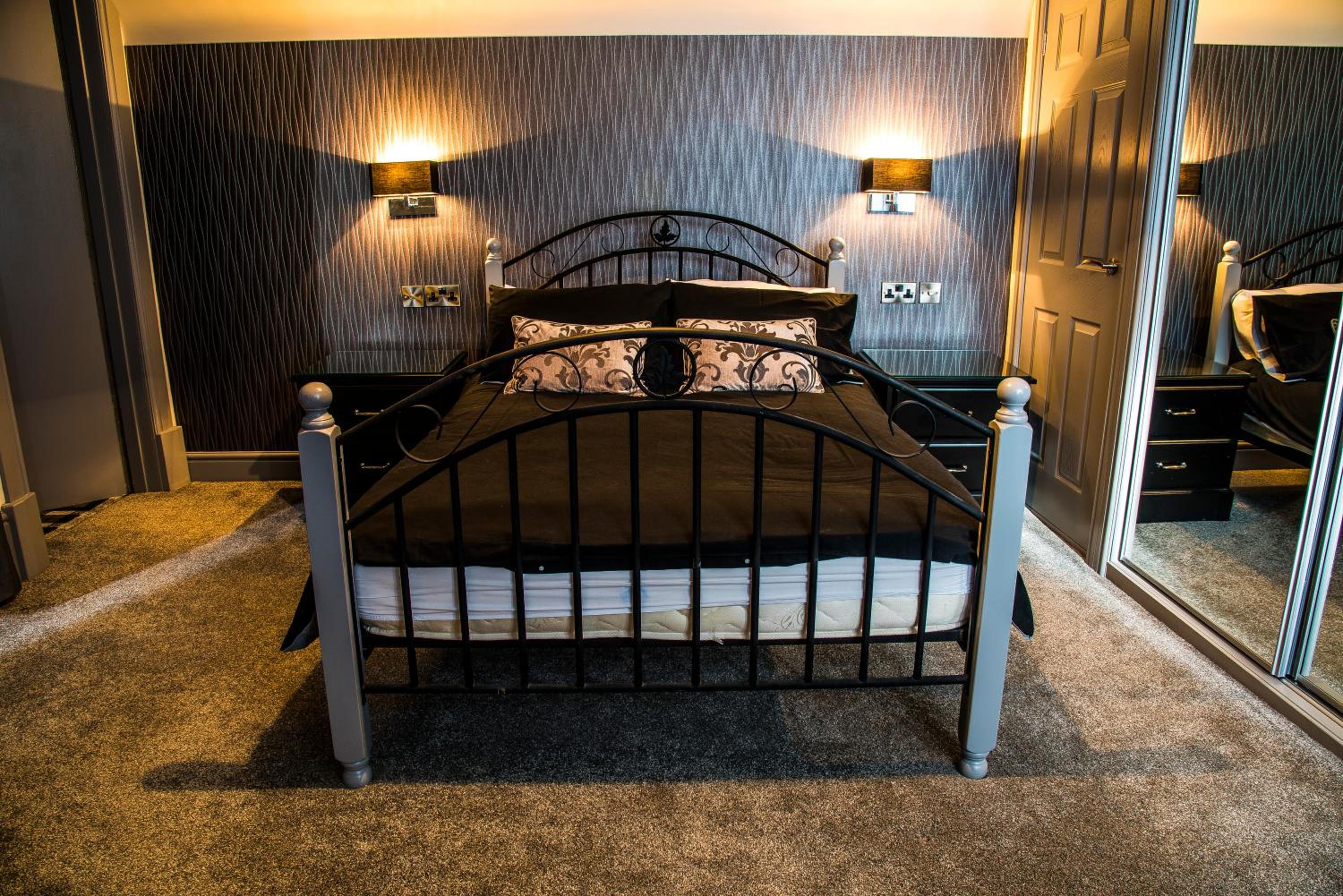 Deluxe Double Room with Side Sea View photo 2