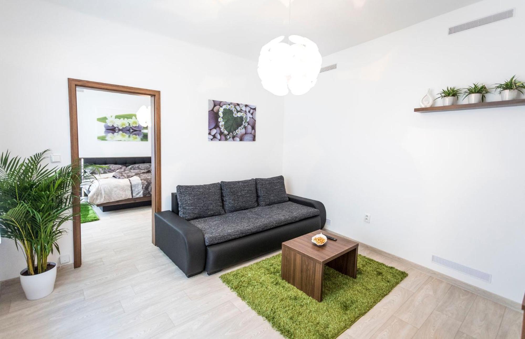 Apartment photo 2