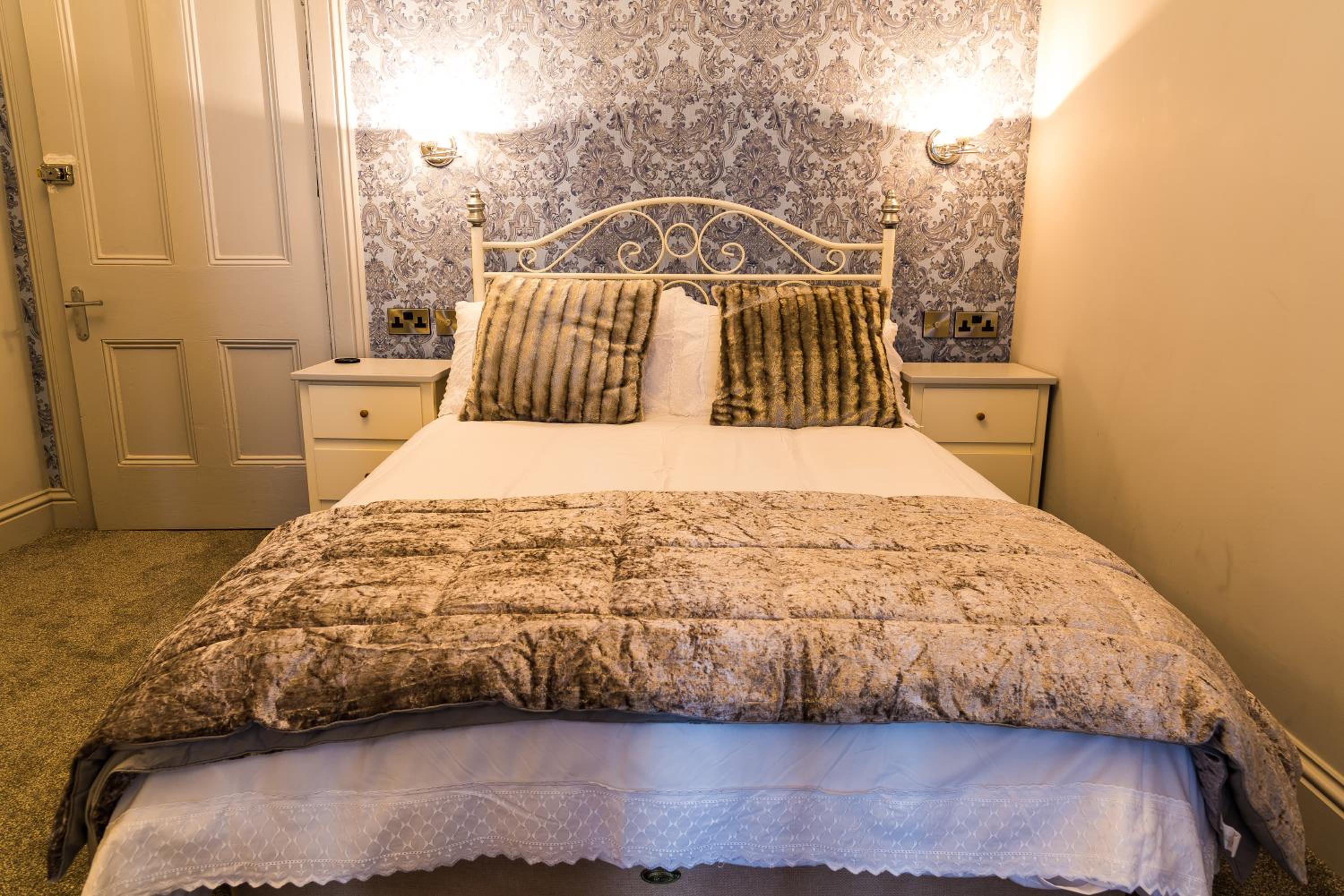 Small Double Room photo 1