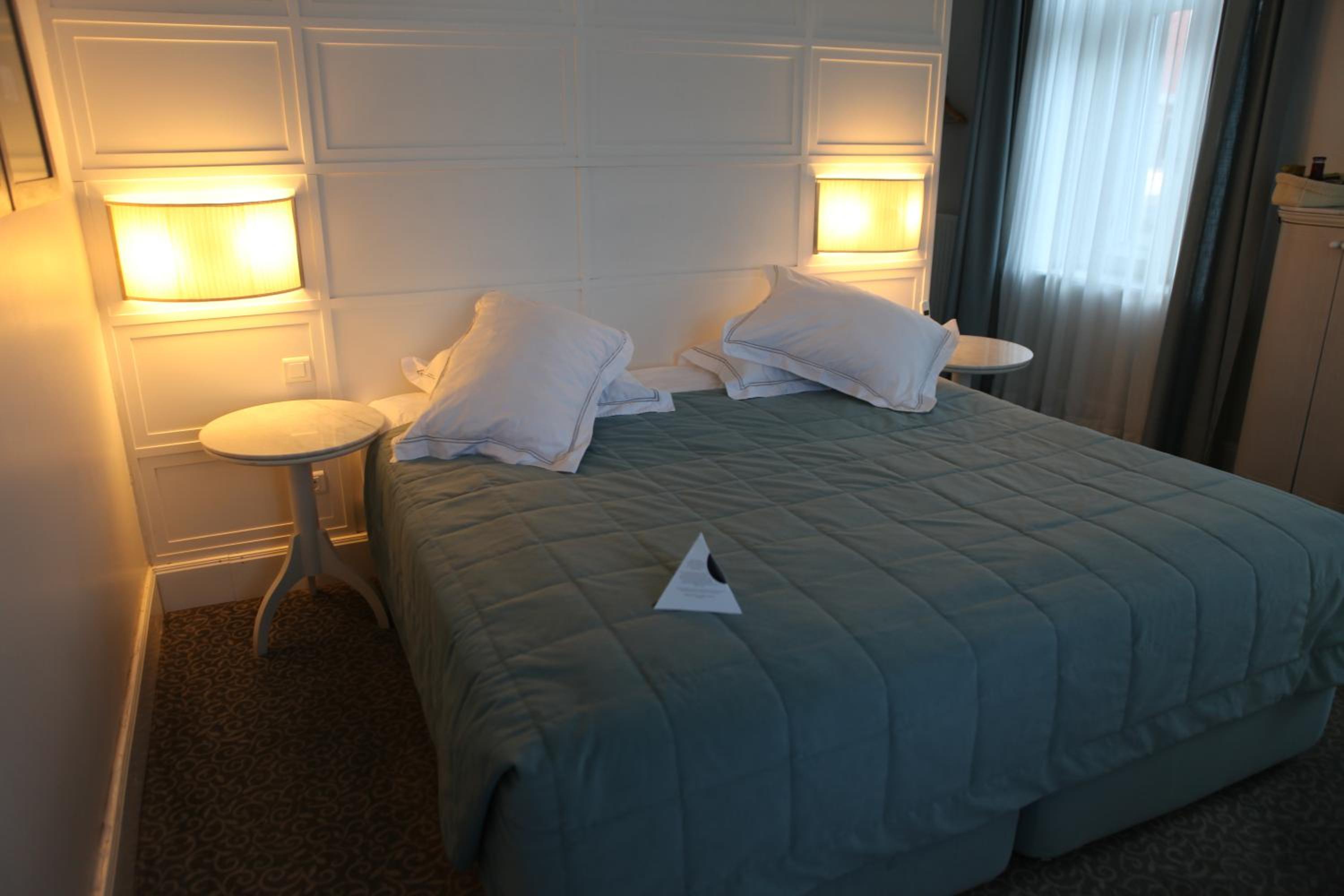 Standard Double Room - Photo 9
