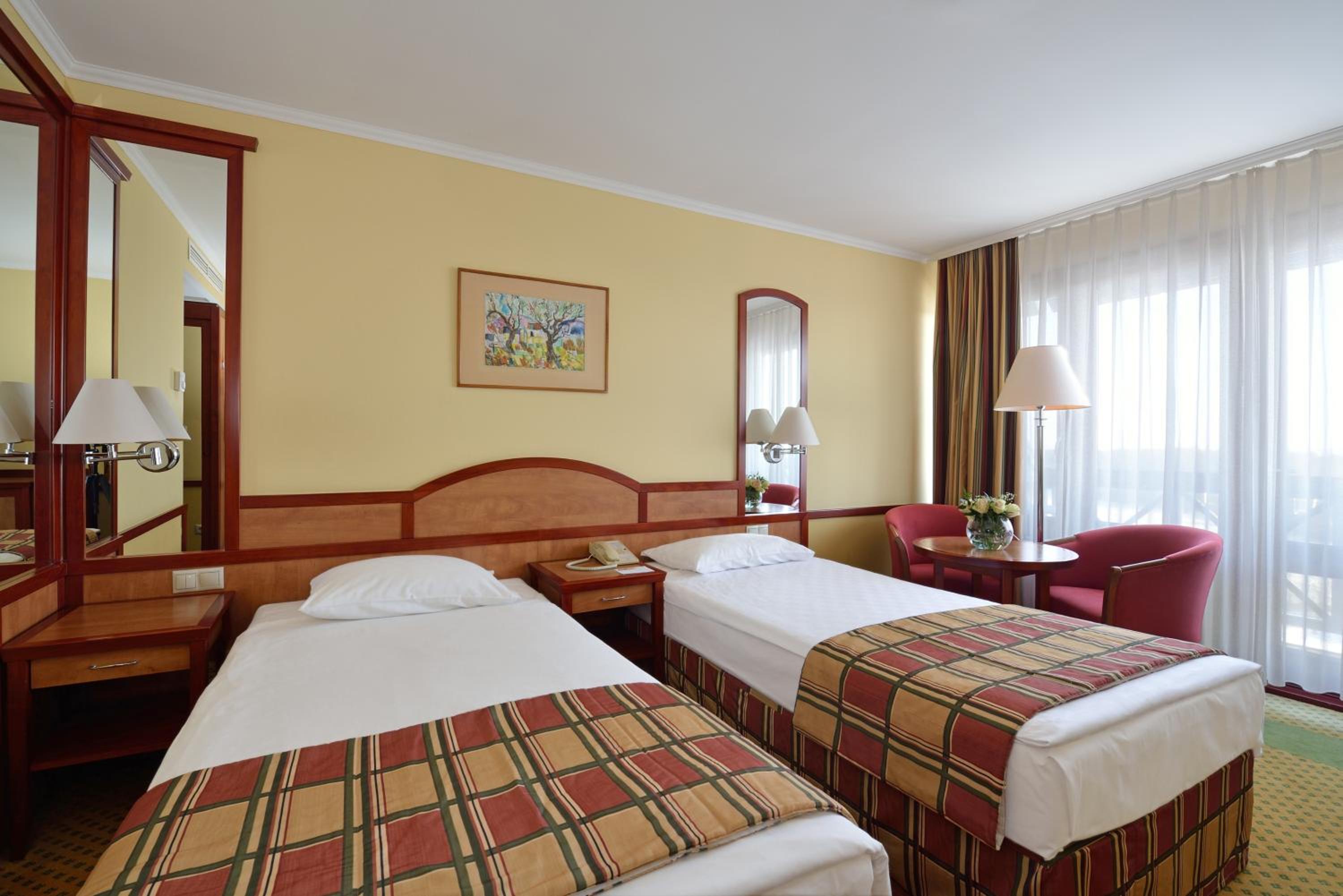 Superior Twin Room  (pet friendly) photo 2