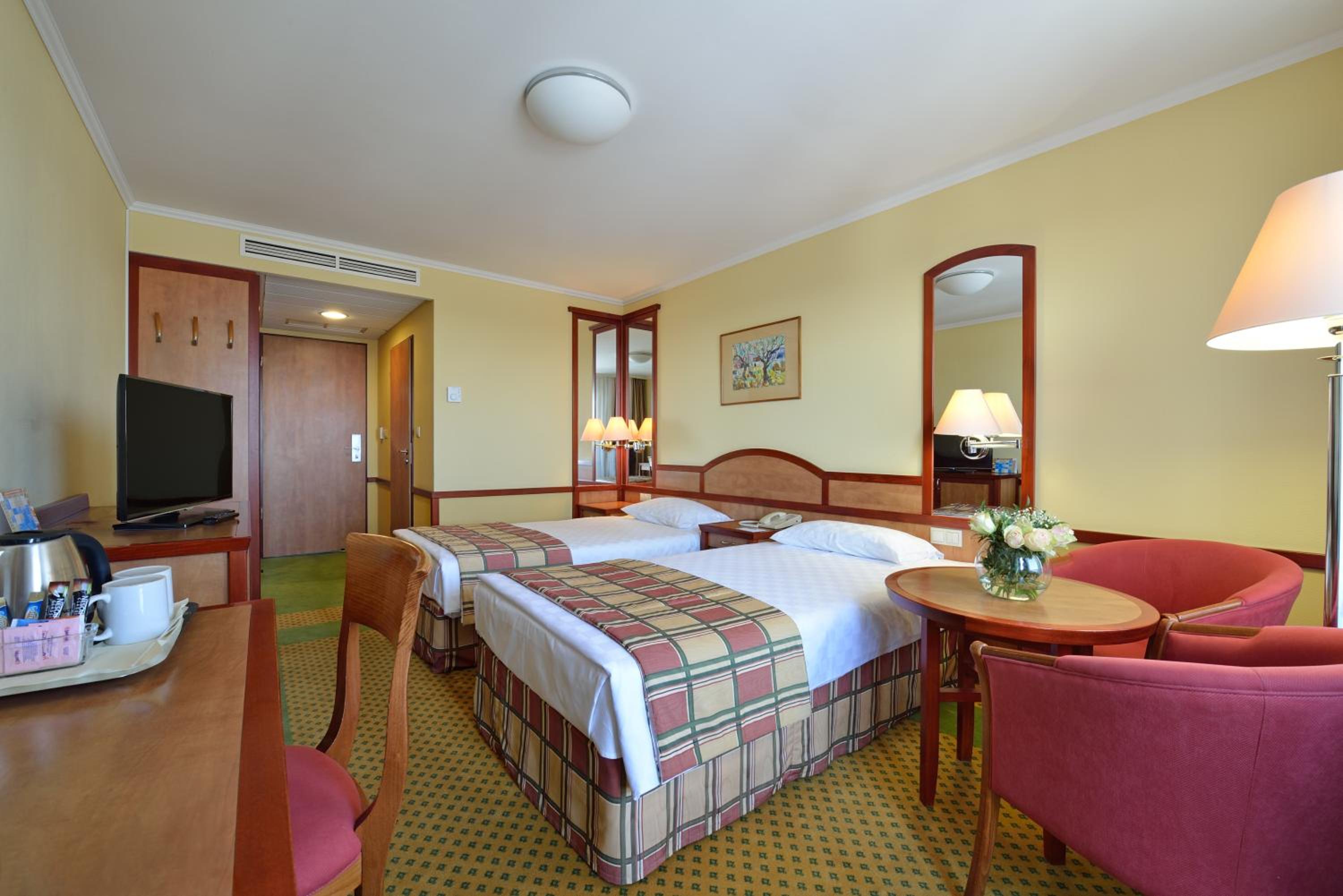 Superior Twin Room  (pet friendly) photo 3