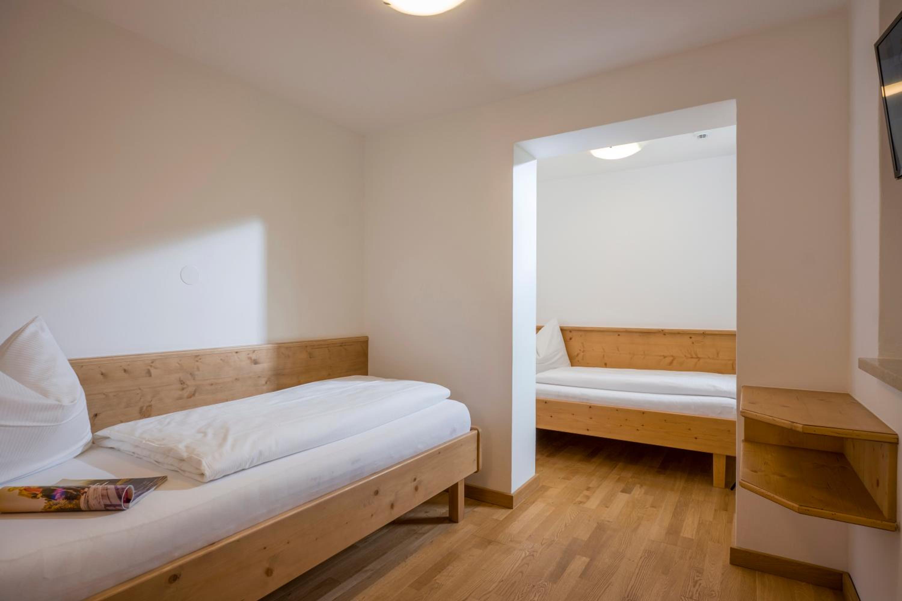 Two-Bedroom Apartment with Balcony photo 3