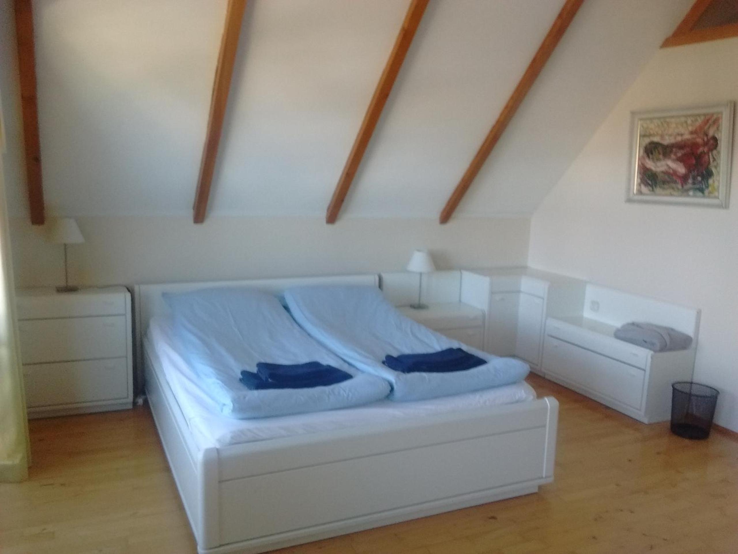 Family Room (2 Adults + 2 Children) - Photo 3