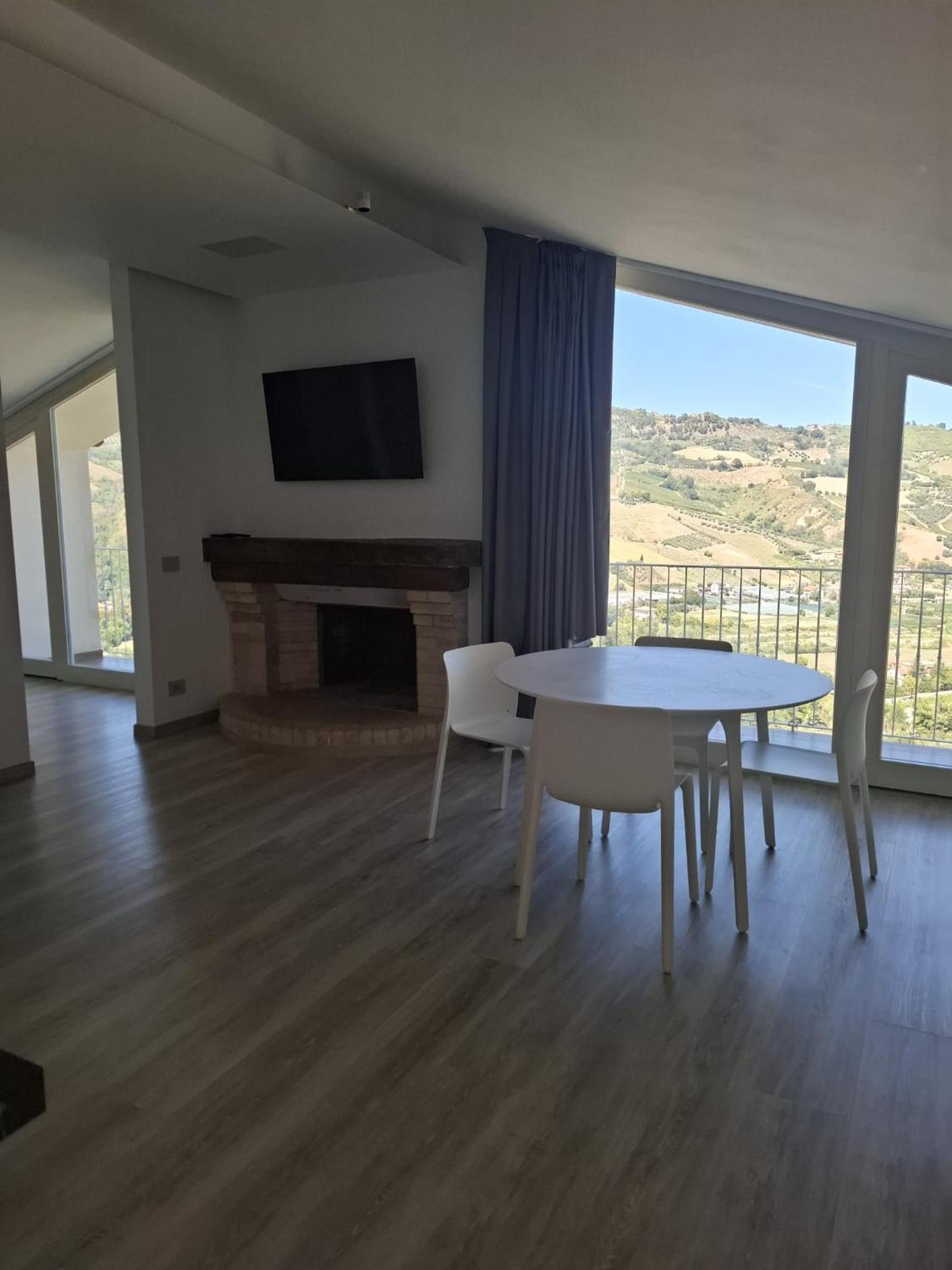 Suite with Mountain View