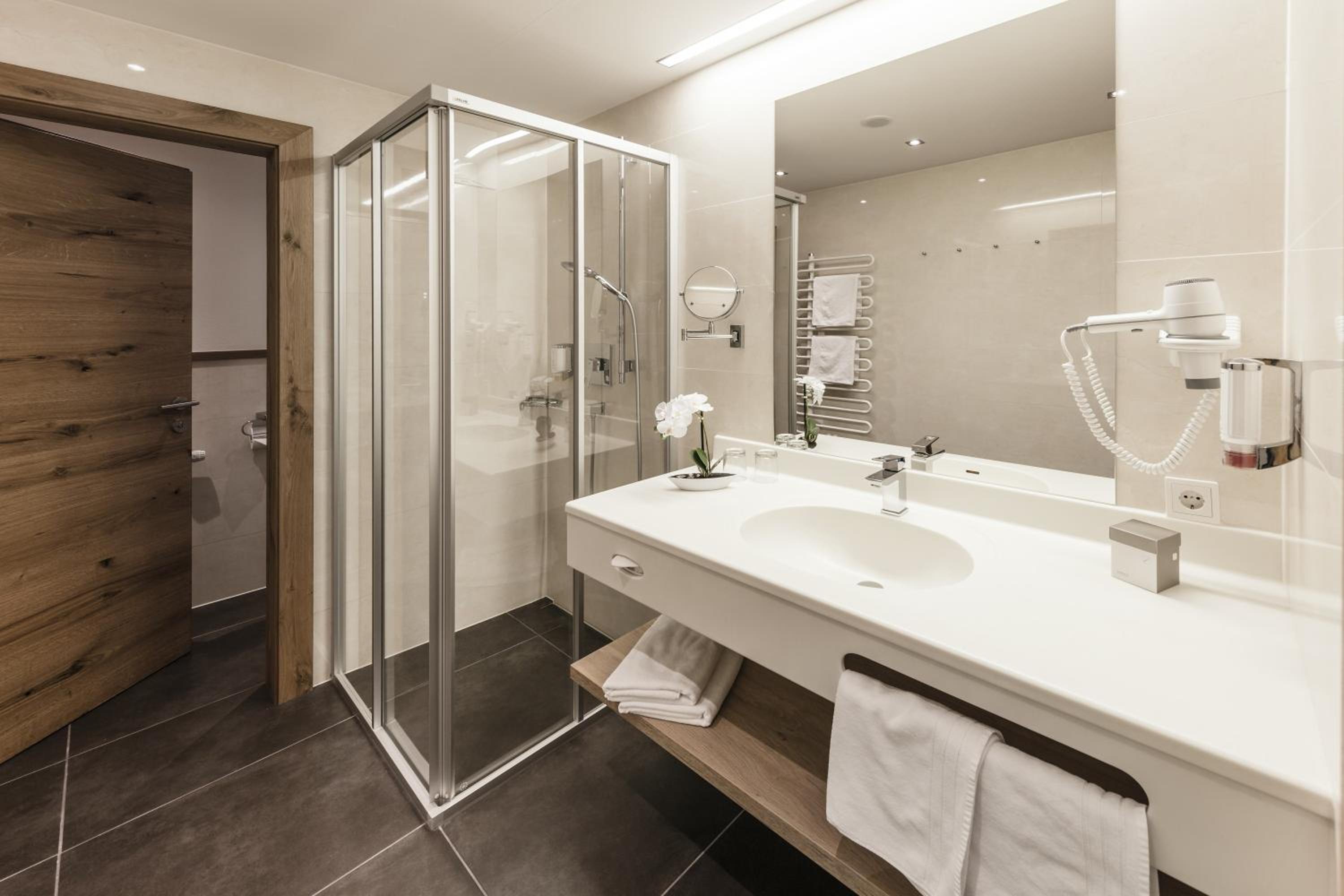 Large Suite