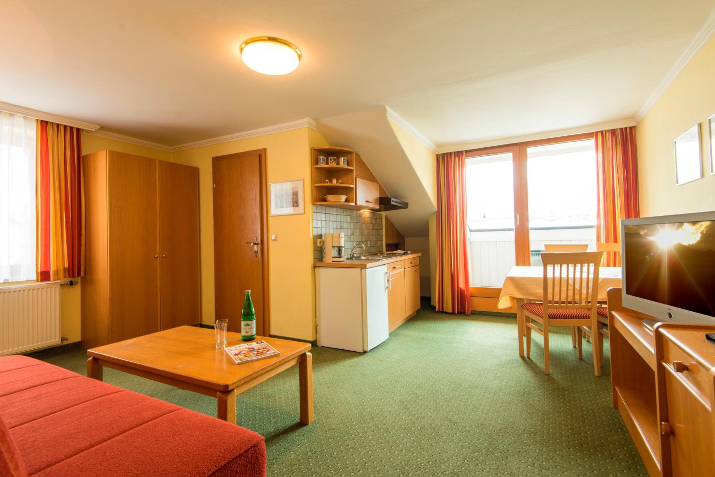 One-Bedroom Apartment with Balcony (2 Adults) photo 2