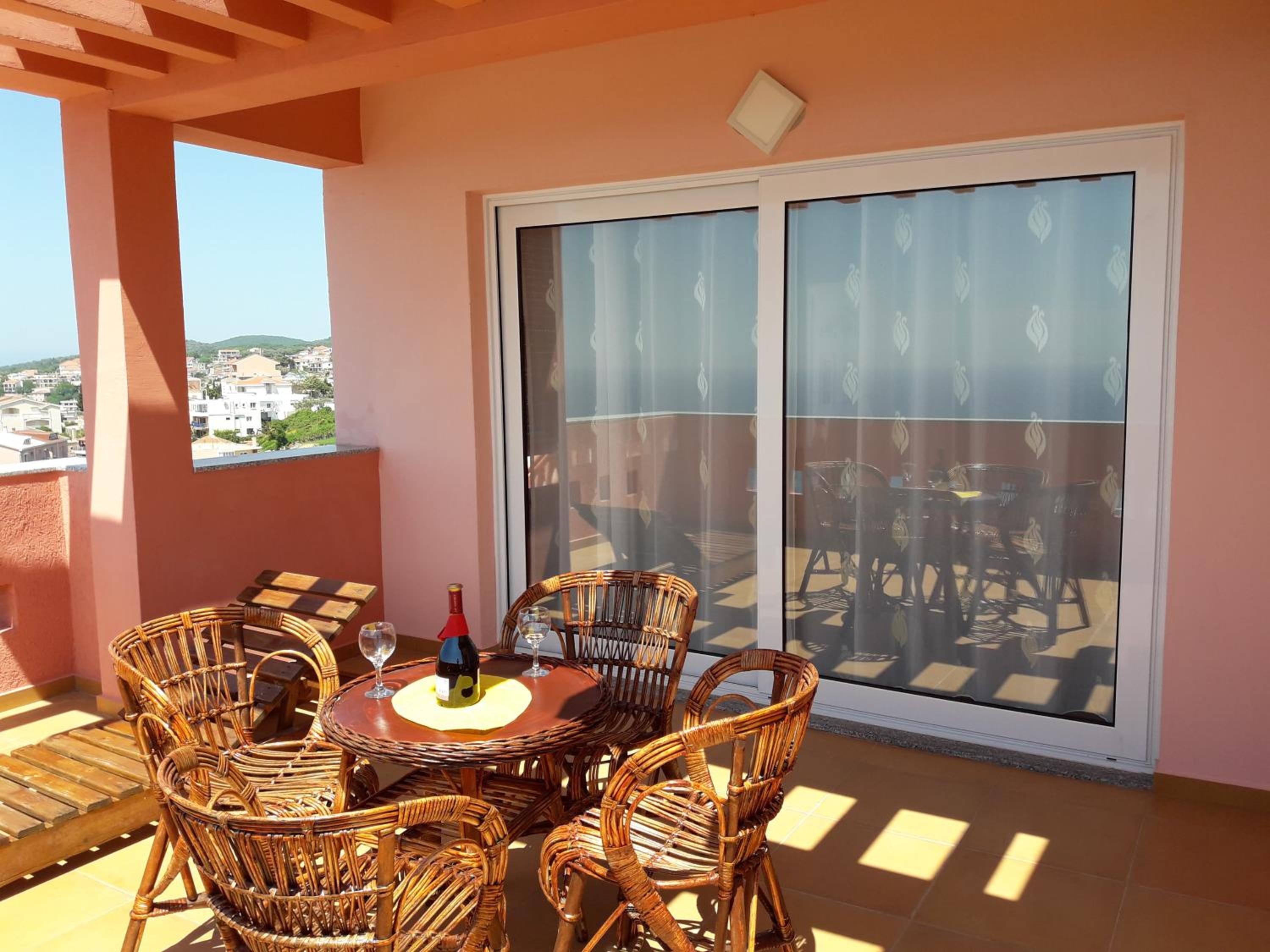 Deluxe One-Bedroom Apartment with Terrace and Sea View - Photo 7