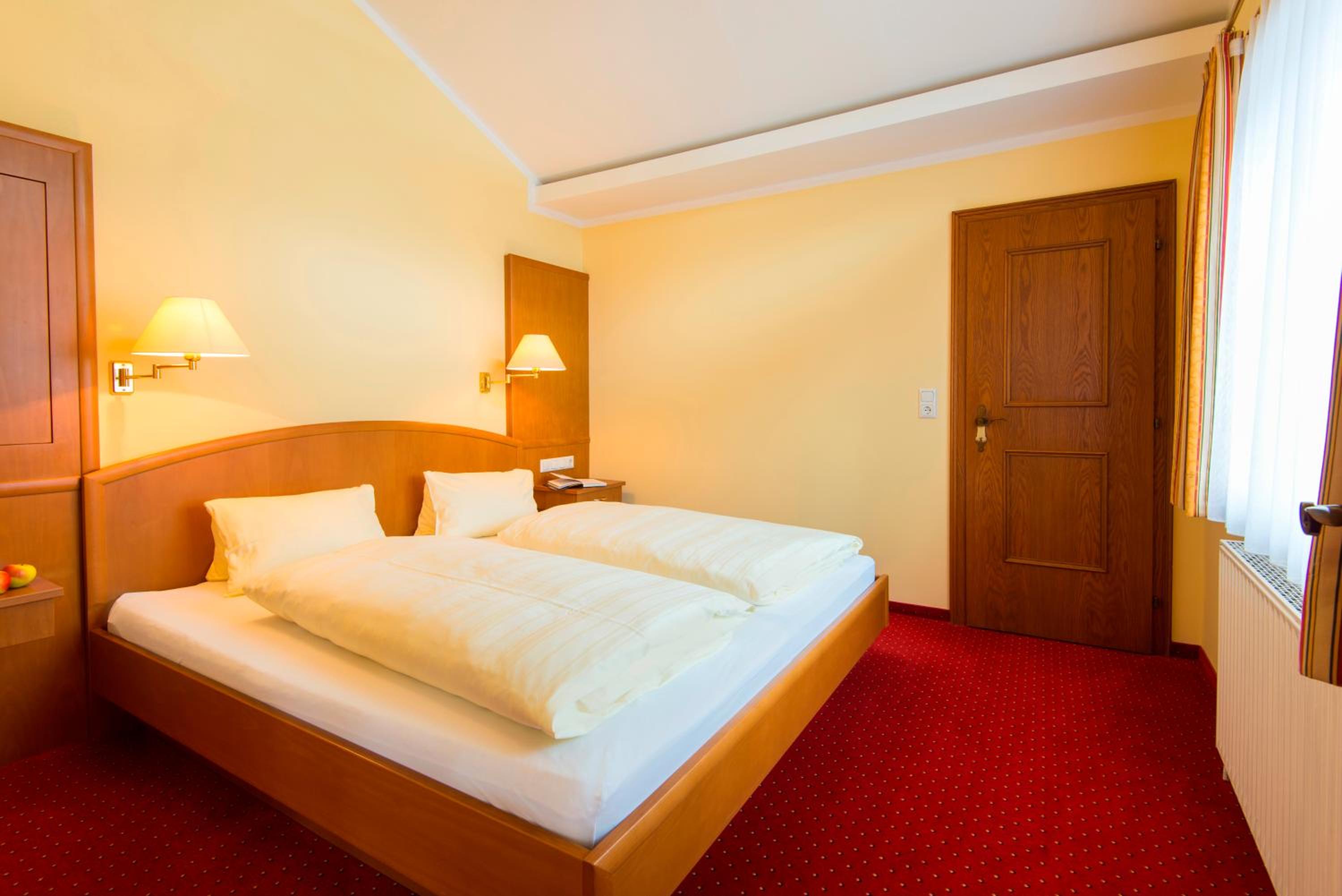 One-Bedroom Apartment with Balcony (2 Adults) photo 1