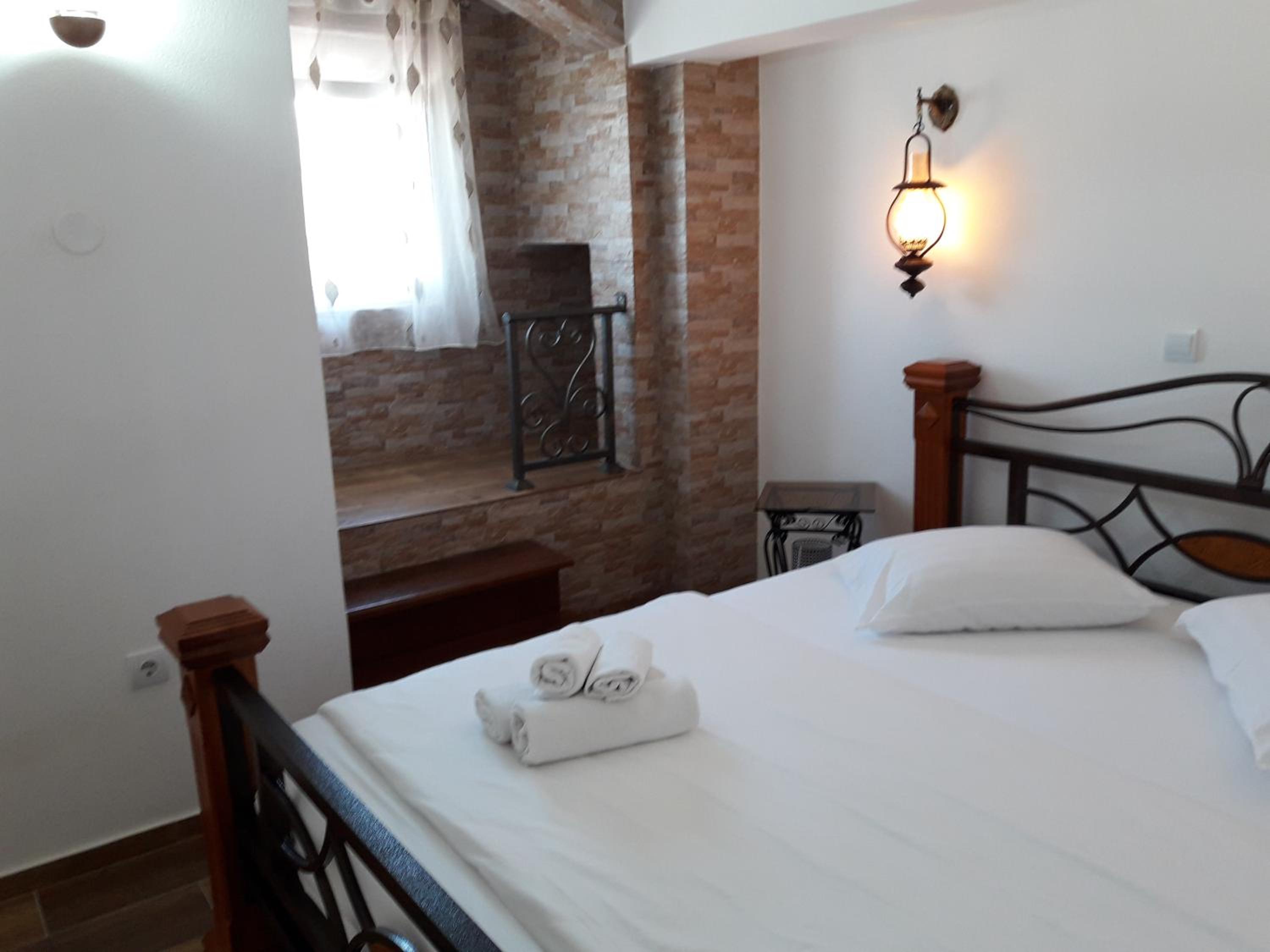 Deluxe Two-Bedroom Apartment with Terrace and Sea View - Photo 24
