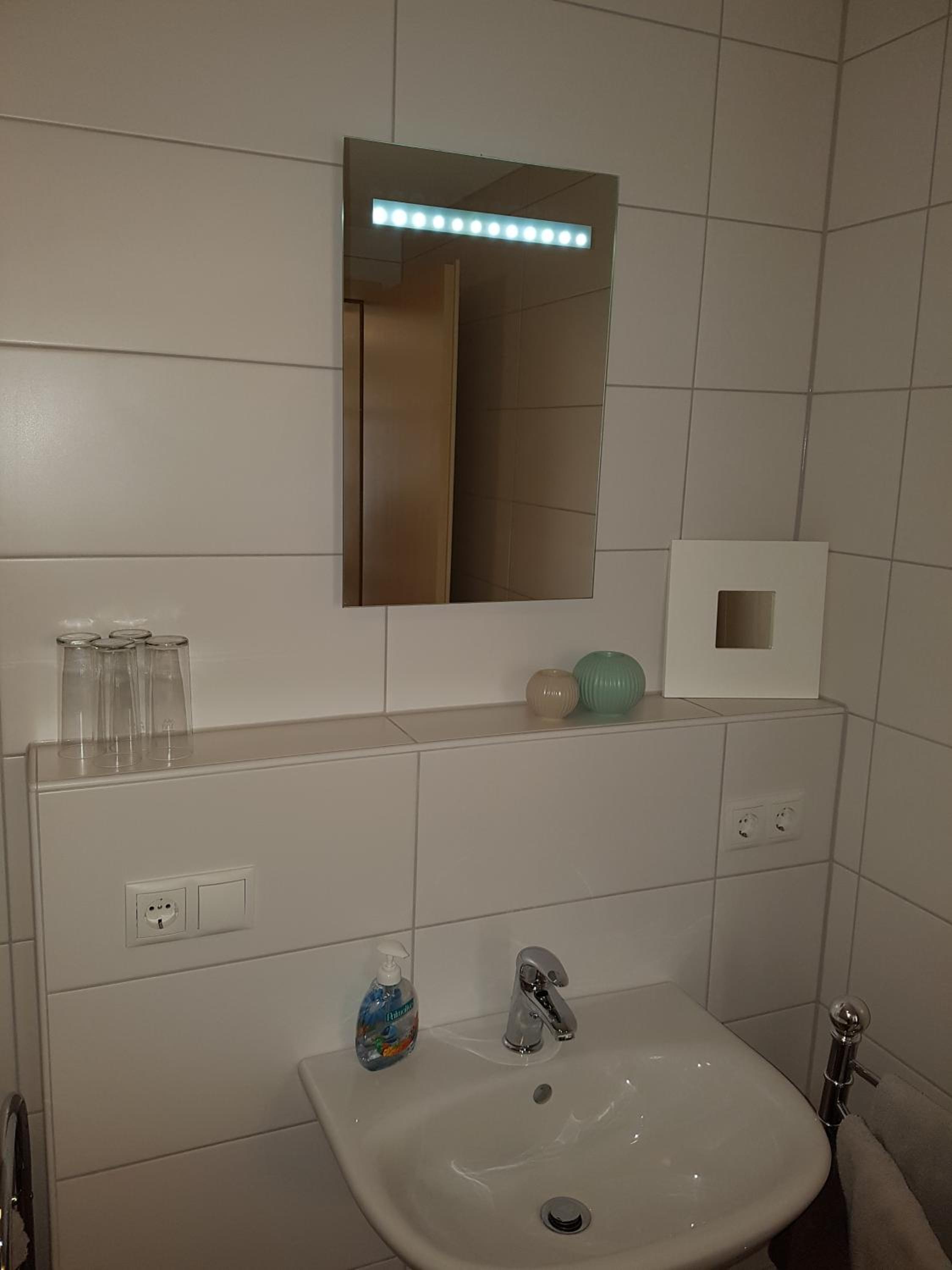 One-Bedroom Apartment - Photo 12
