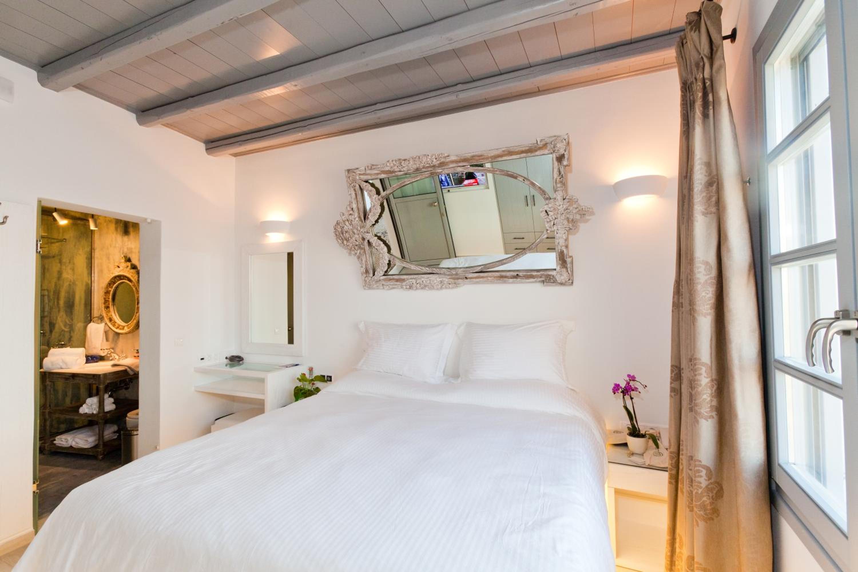 Luxury Two-Bedroom Villa with Sea View (2-6 Adults)