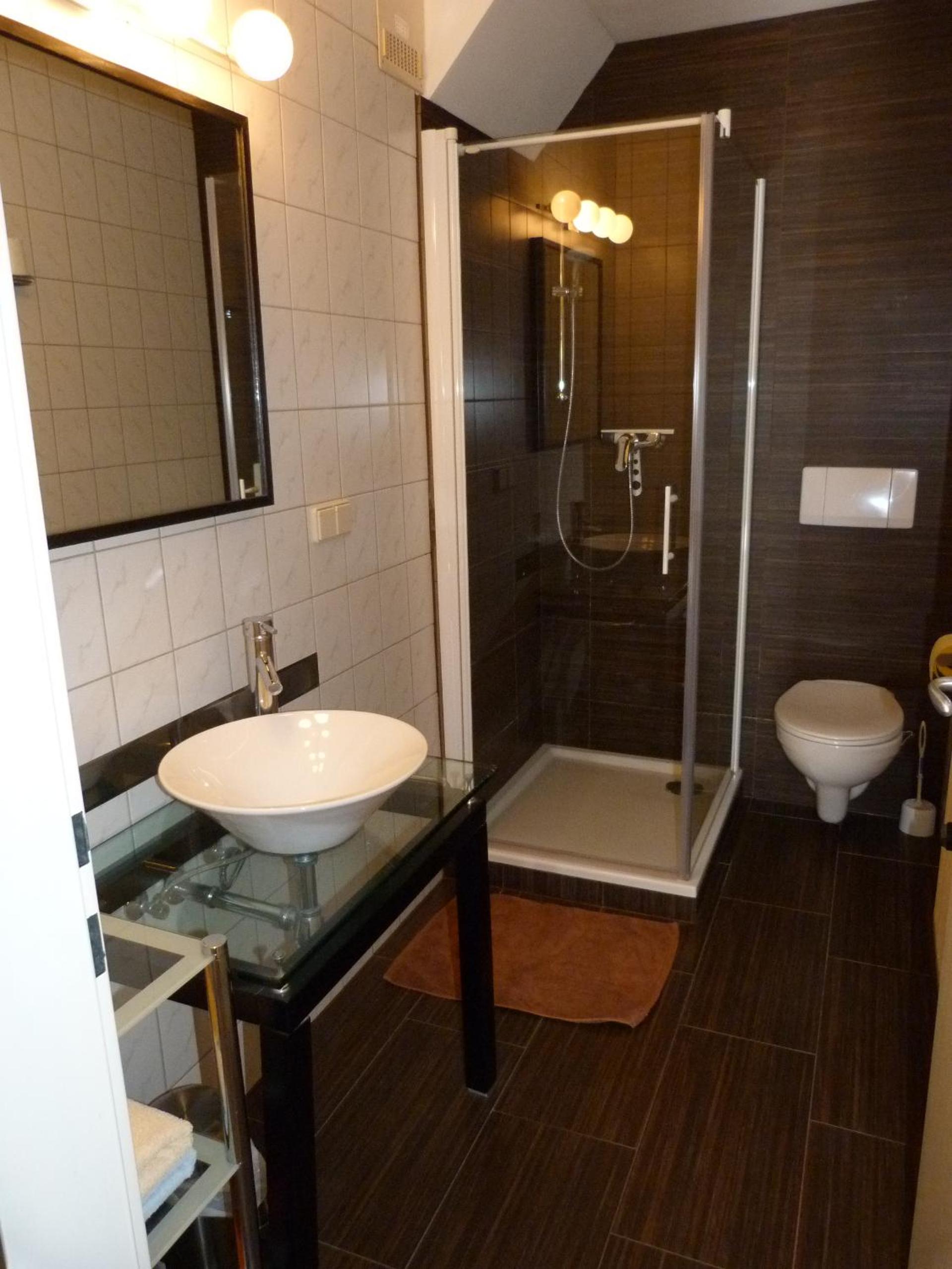 One-Bedroom Apartment with Balcony