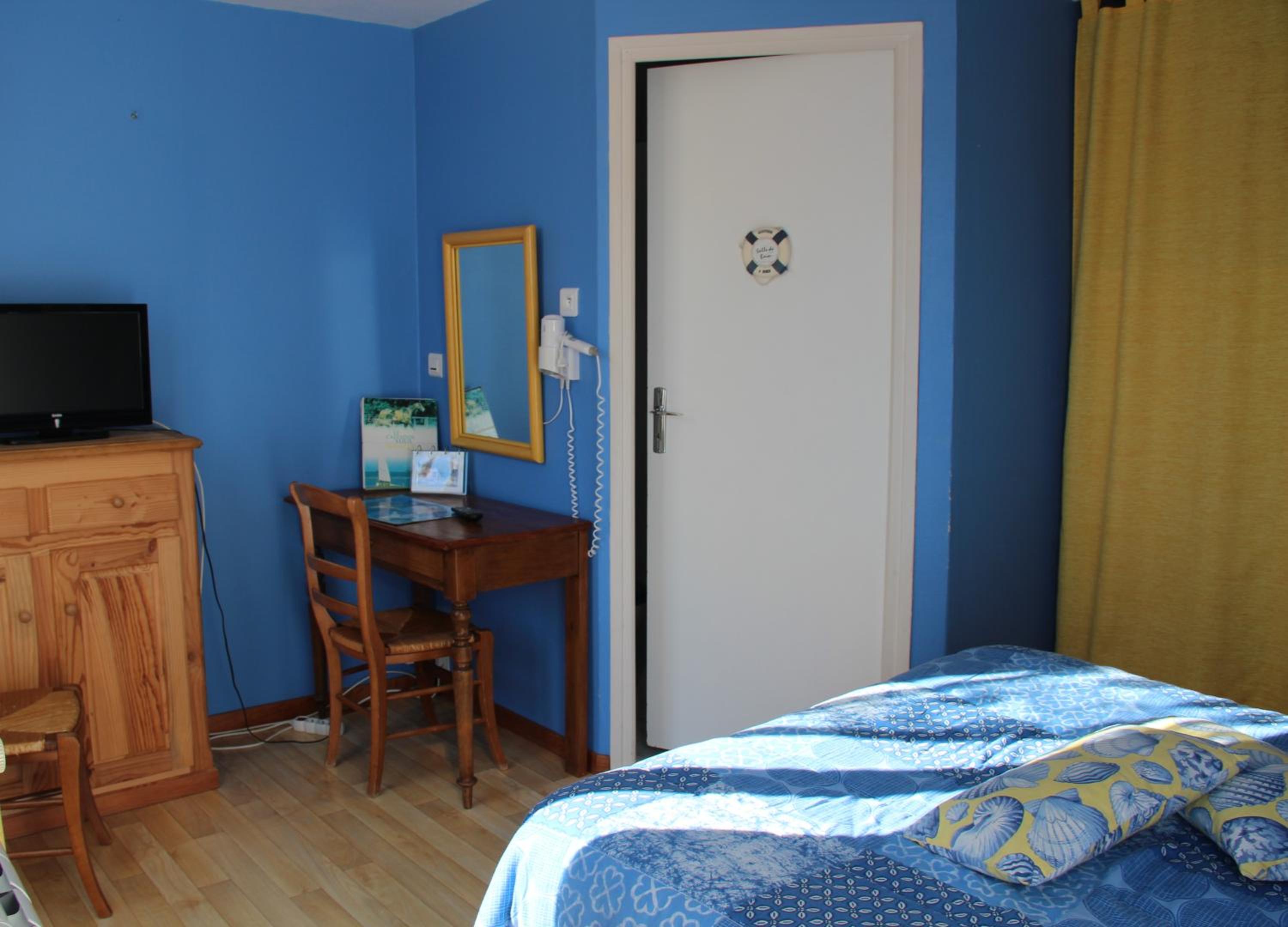 Marine Double Room photo 3